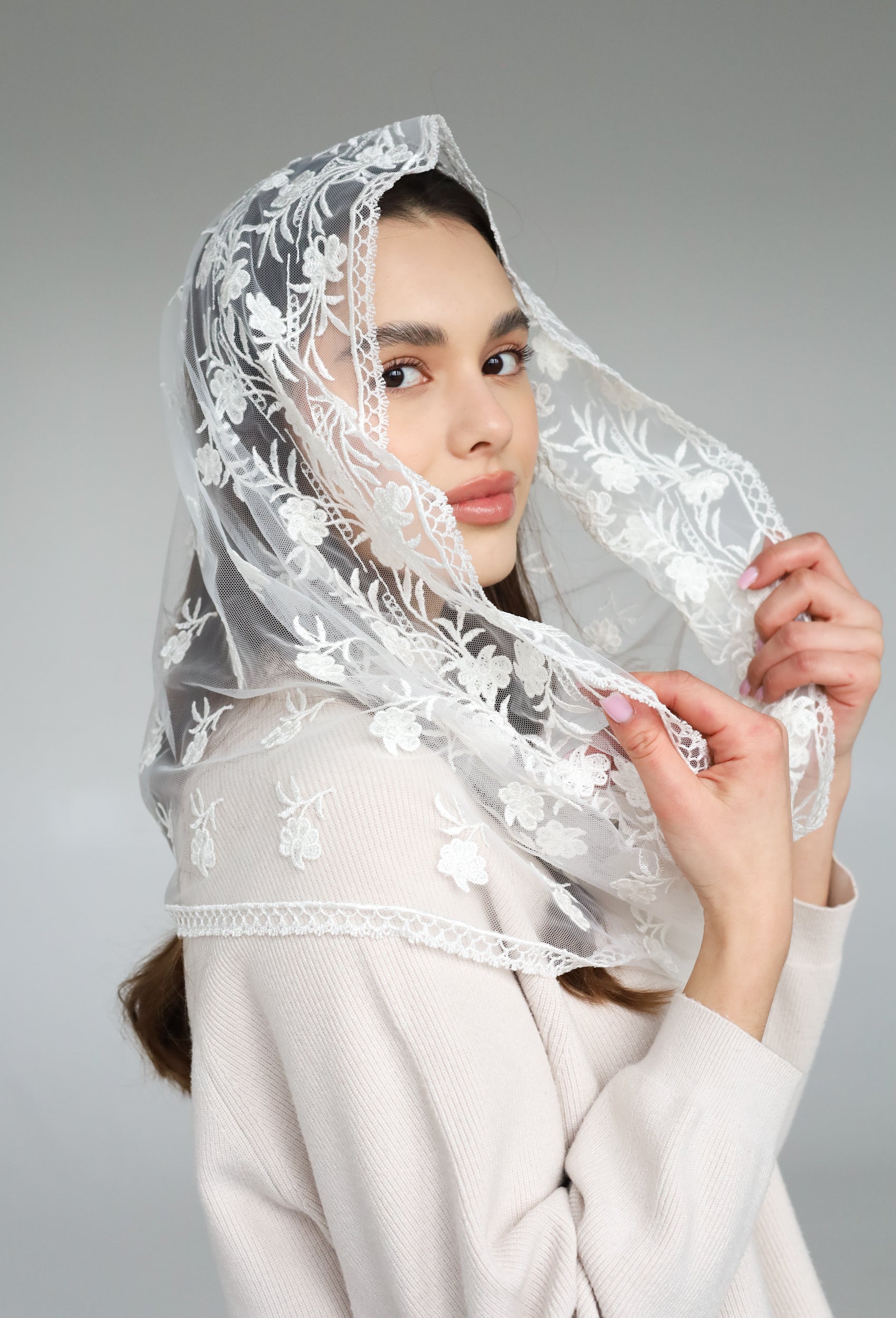 INFINITY SHAPE IVORY VEIL - MariaVeils
