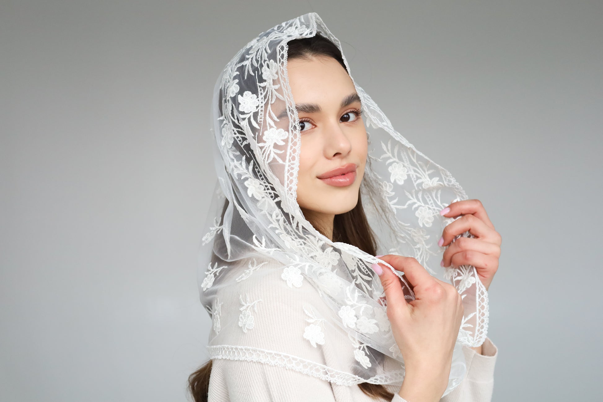 INFINITY SHAPE IVORY VEIL - MariaVeils