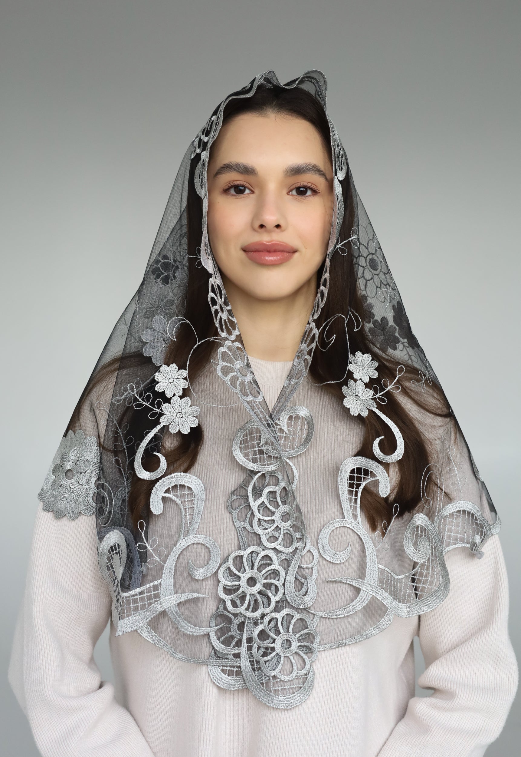 LONG GREY FLORAL VEIL - MariaVeils