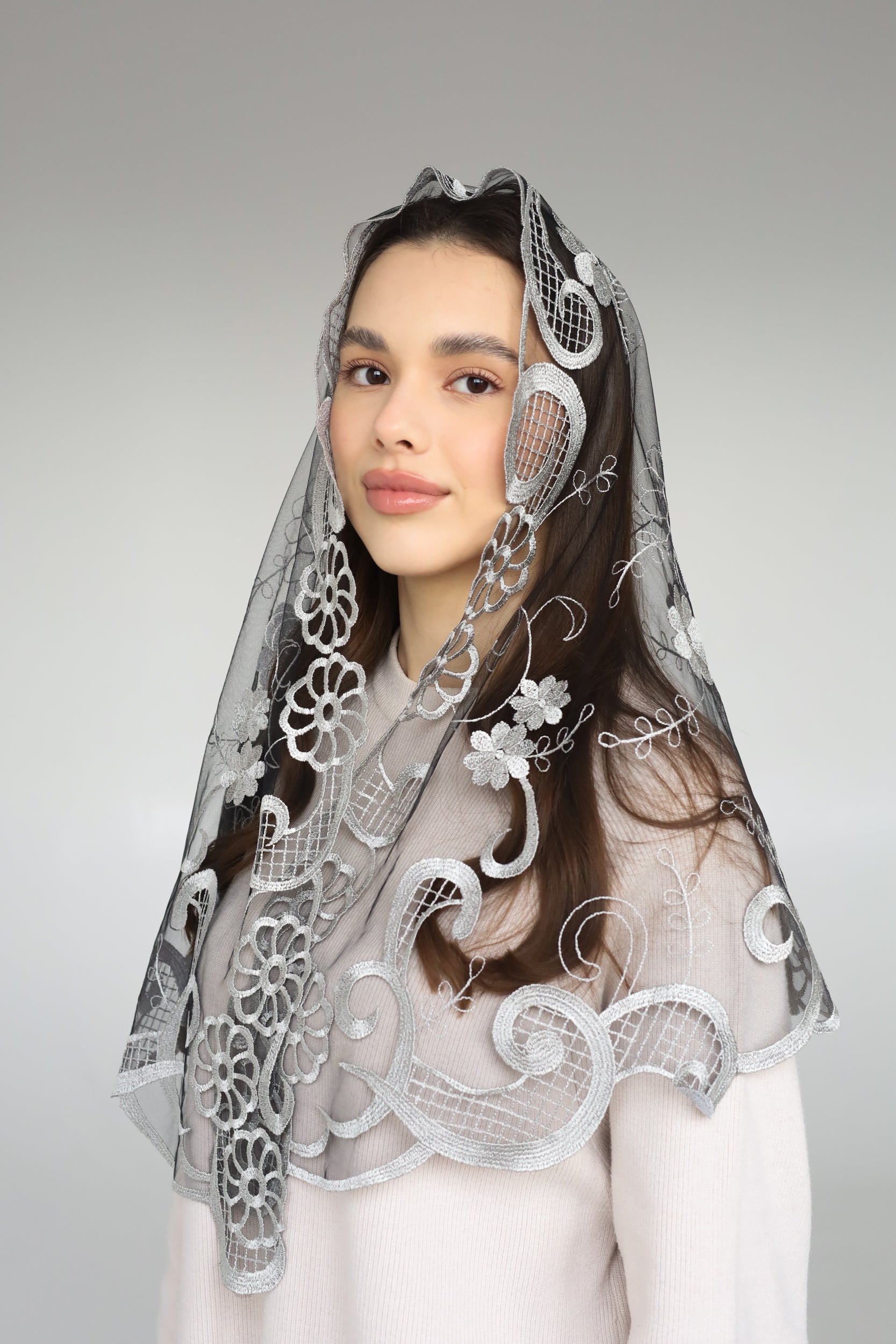 LONG GREY FLORAL VEIL - MariaVeils