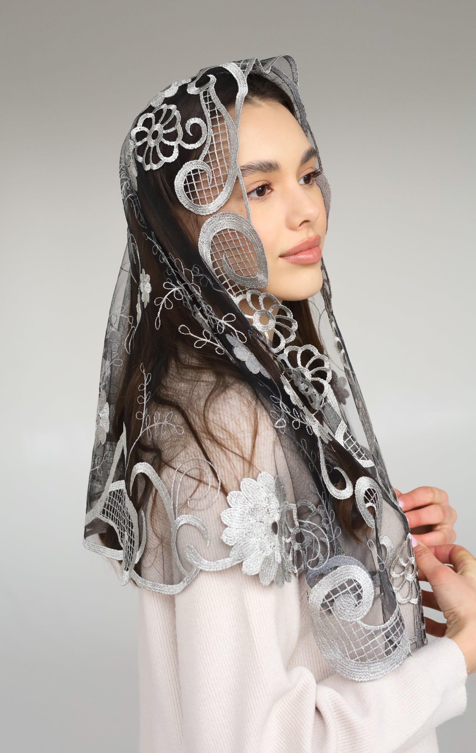 LONG GREY FLORAL VEIL - MariaVeils