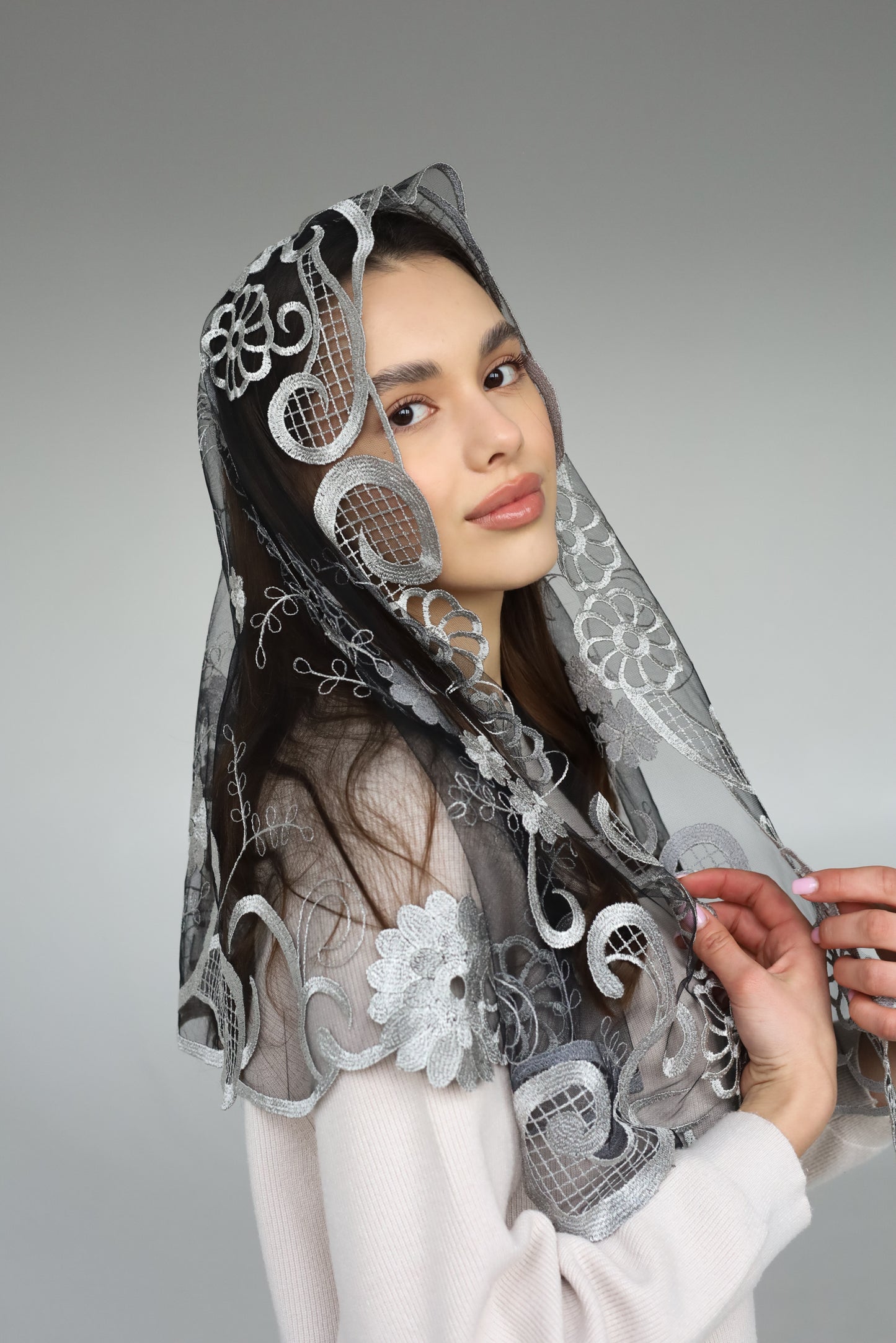 LONG GREY FLORAL VEIL - MariaVeils