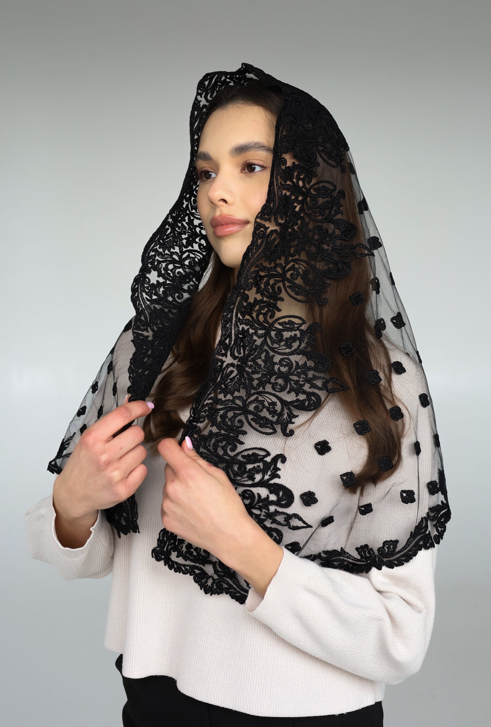 LONG BLACK MANTILLA - MariaVeils