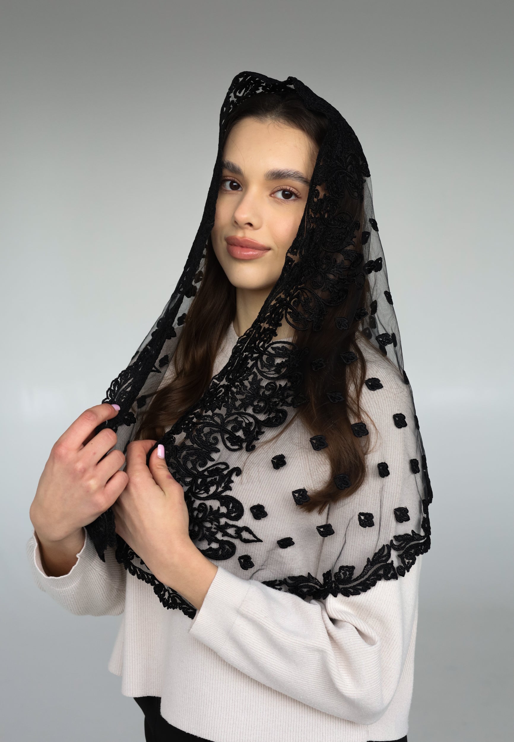 LONG BLACK MANTILLA - MariaVeils