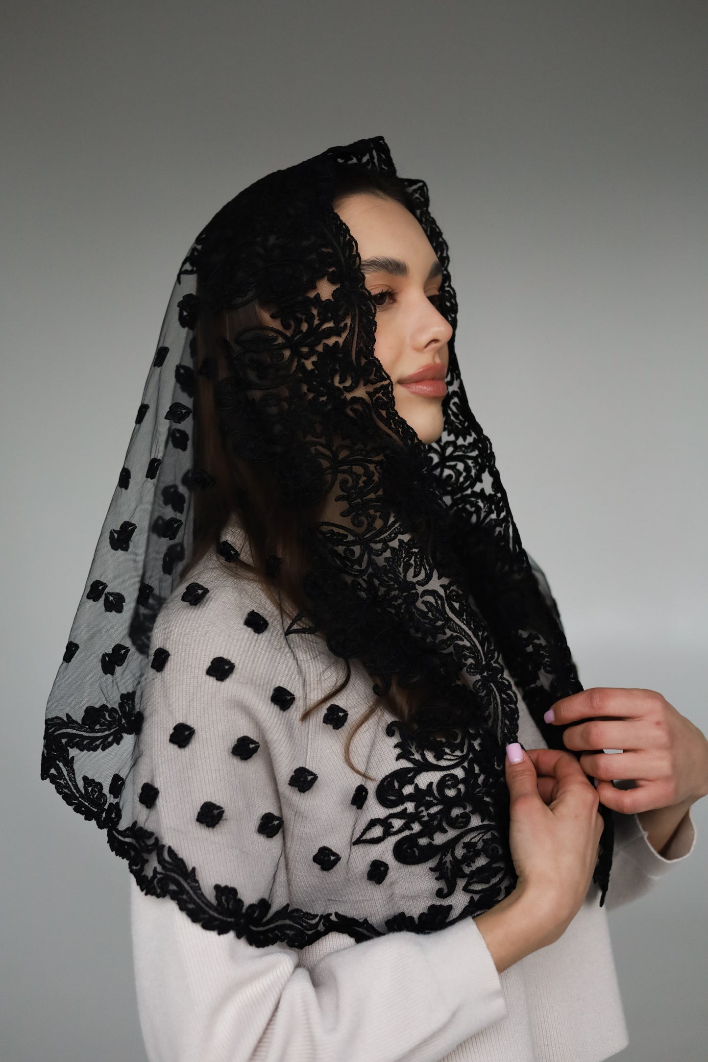 LONG BLACK MANTILLA - MariaVeils