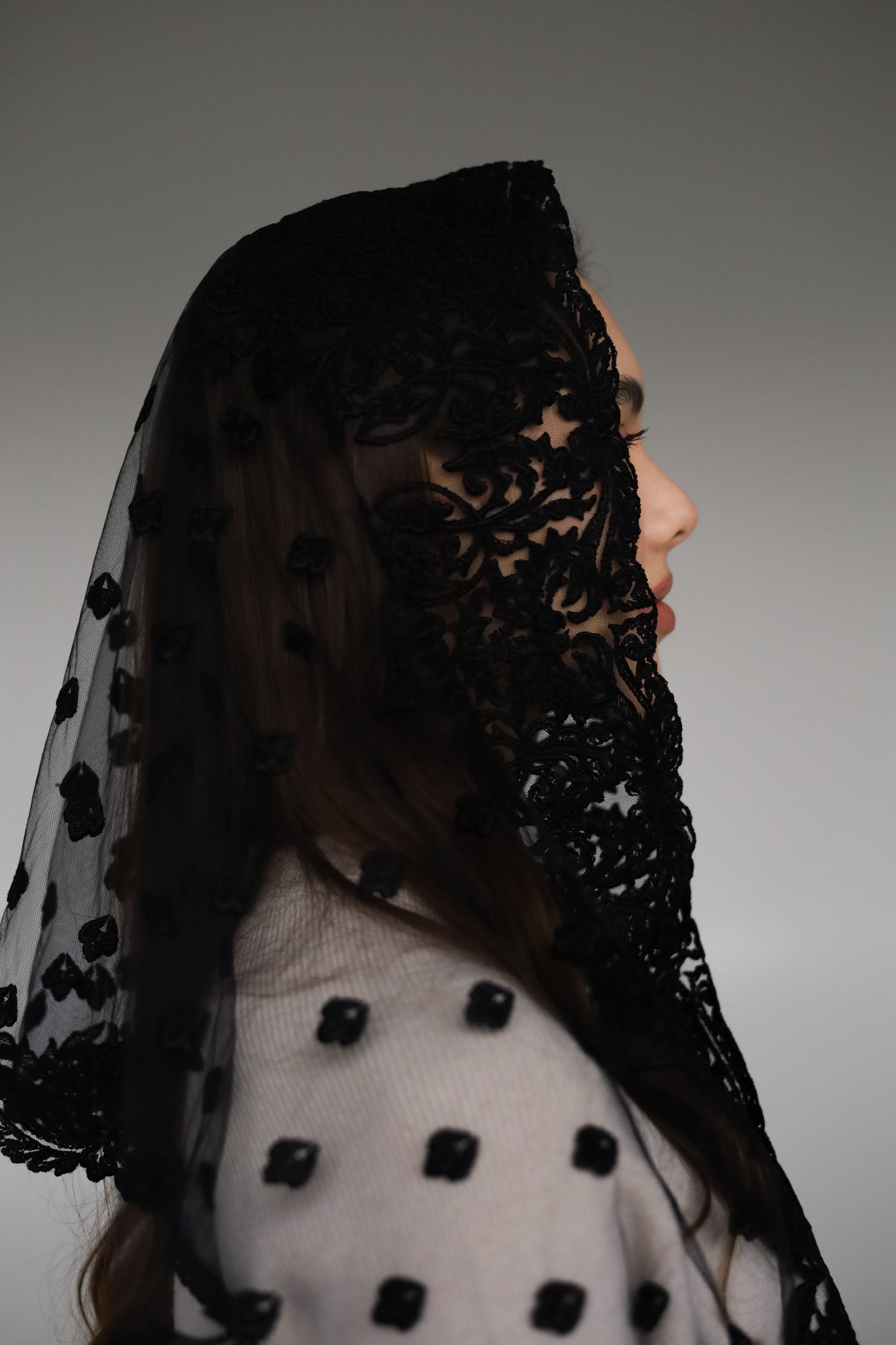 LONG BLACK MANTILLA - MariaVeils