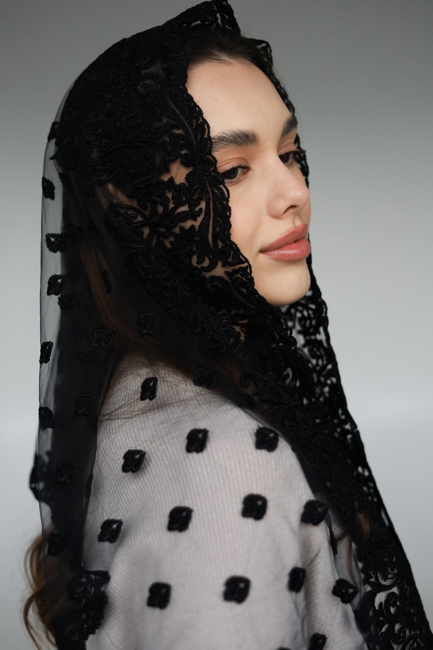 LONG BLACK MANTILLA - MariaVeils
