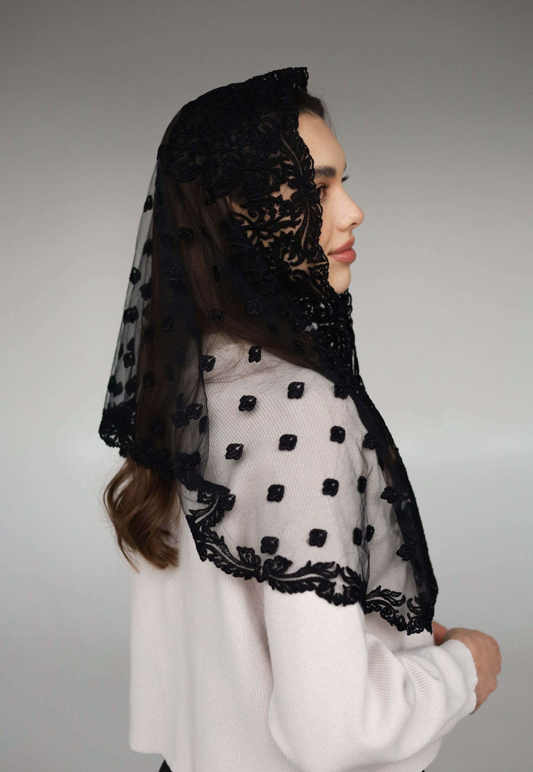 LONG BLACK MANTILLA - MariaVeils