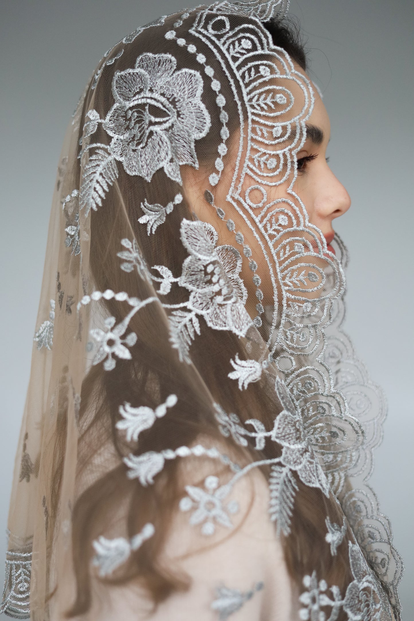 LONG GREY VEIL - MariaVeils