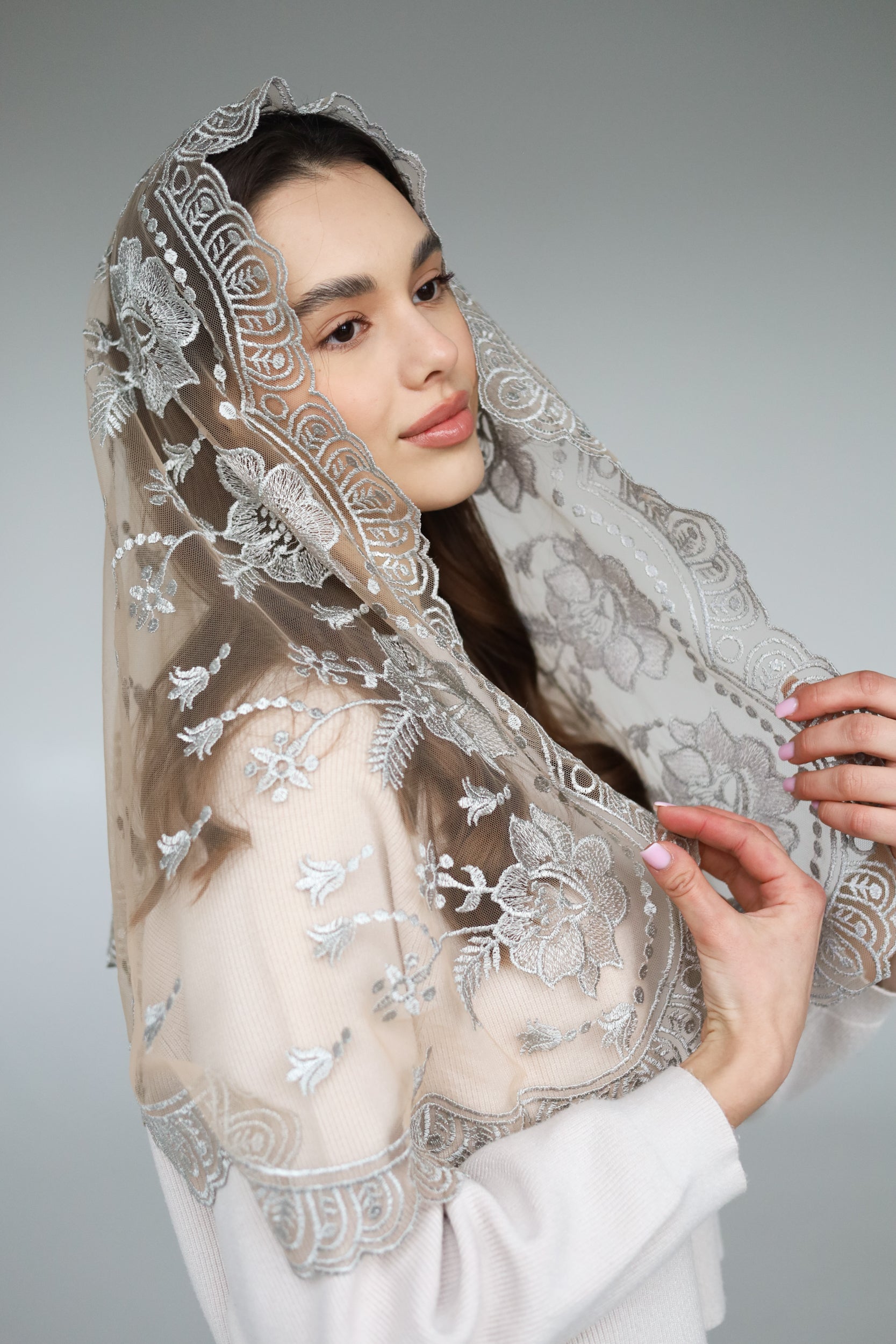 LONG GREY VEIL - MariaVeils