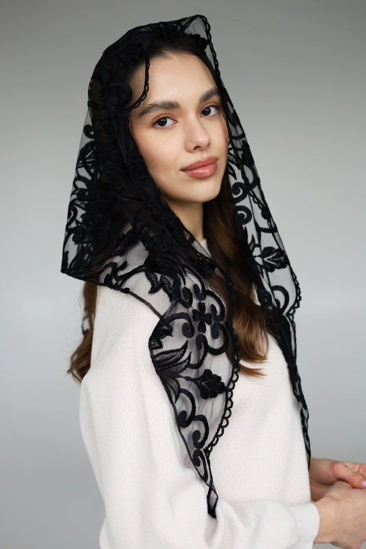 TRIANGLE BLACK VEIL