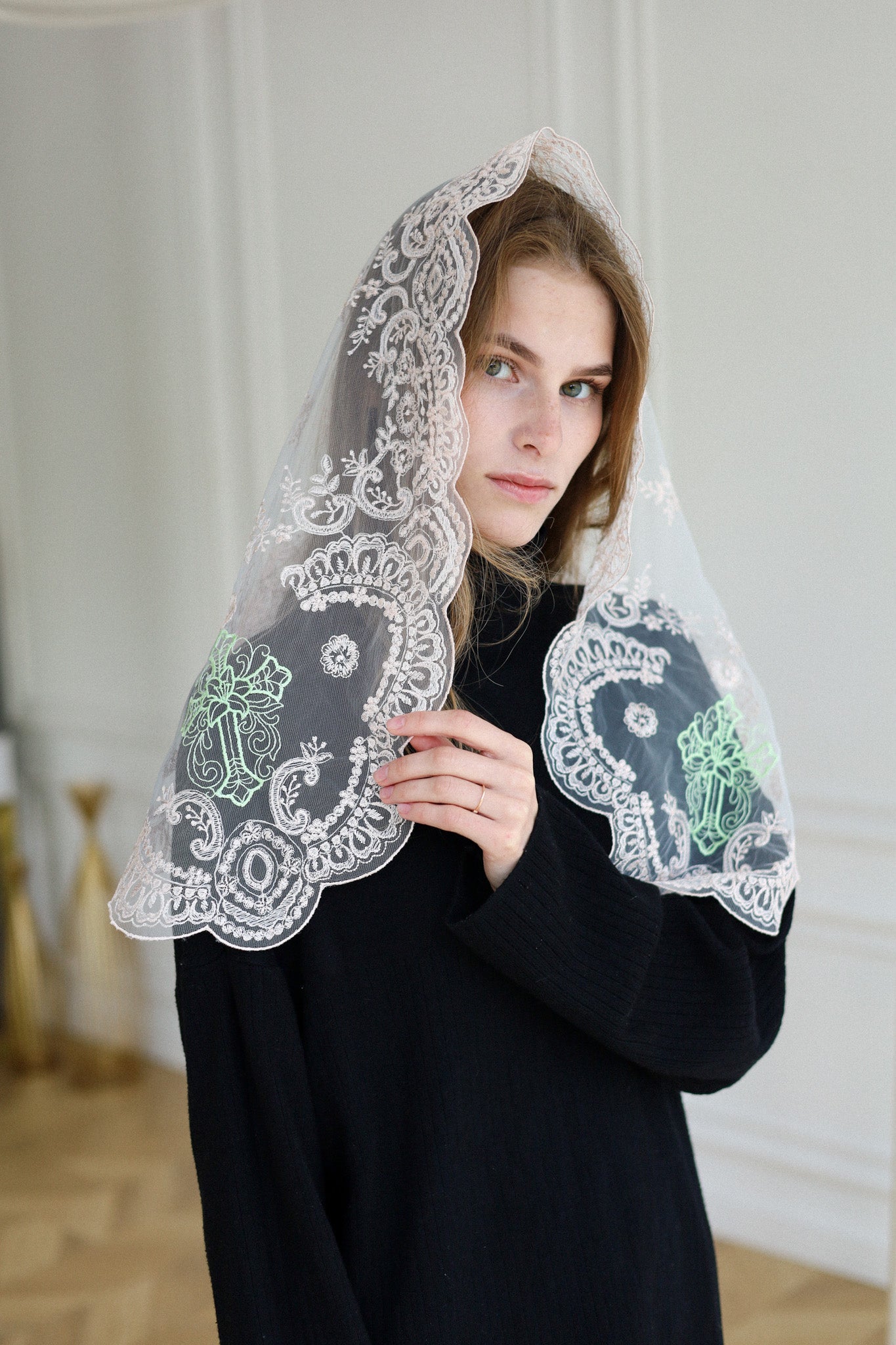 NEW LACE VEIL