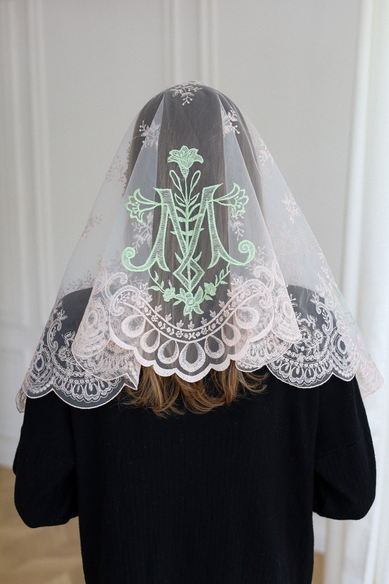NEW LACE VEIL