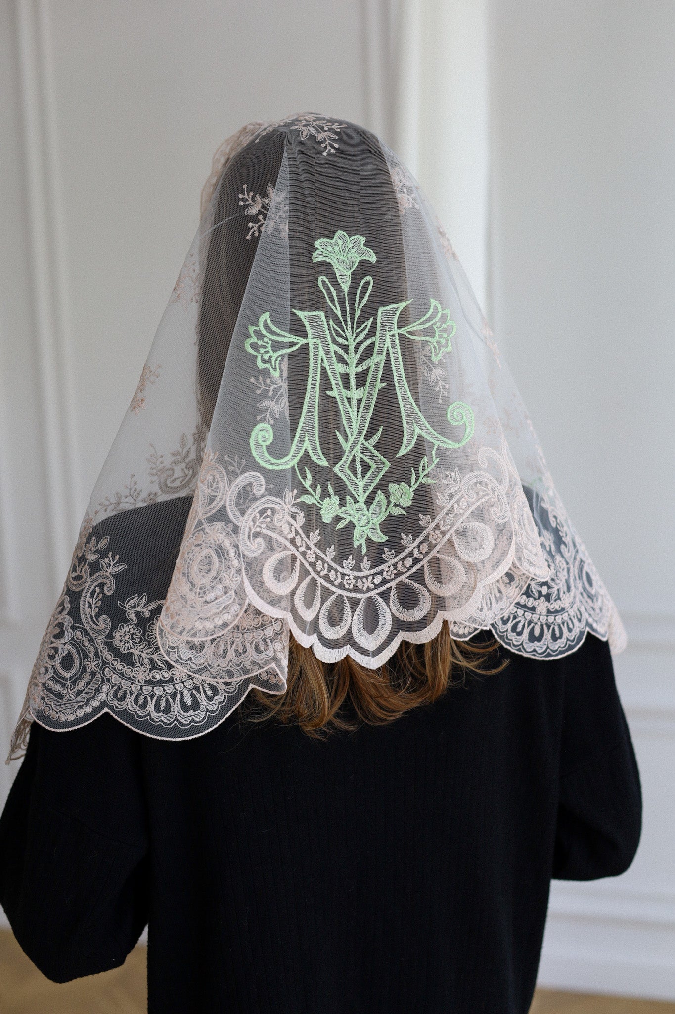 NEW LACE VEIL