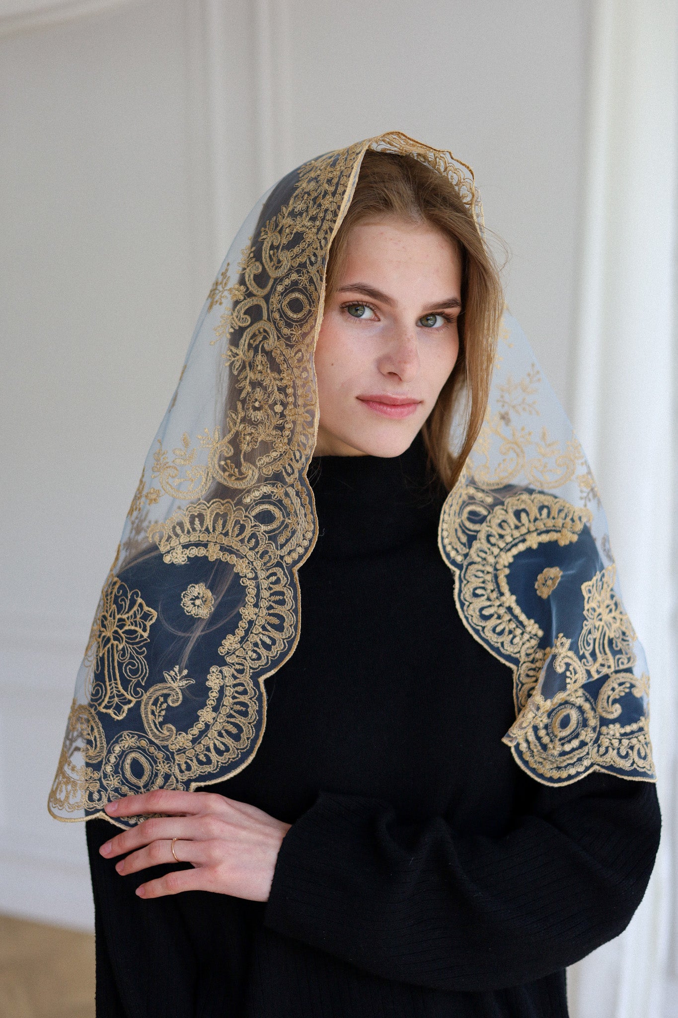 GOLD LACE NEW VEIL
