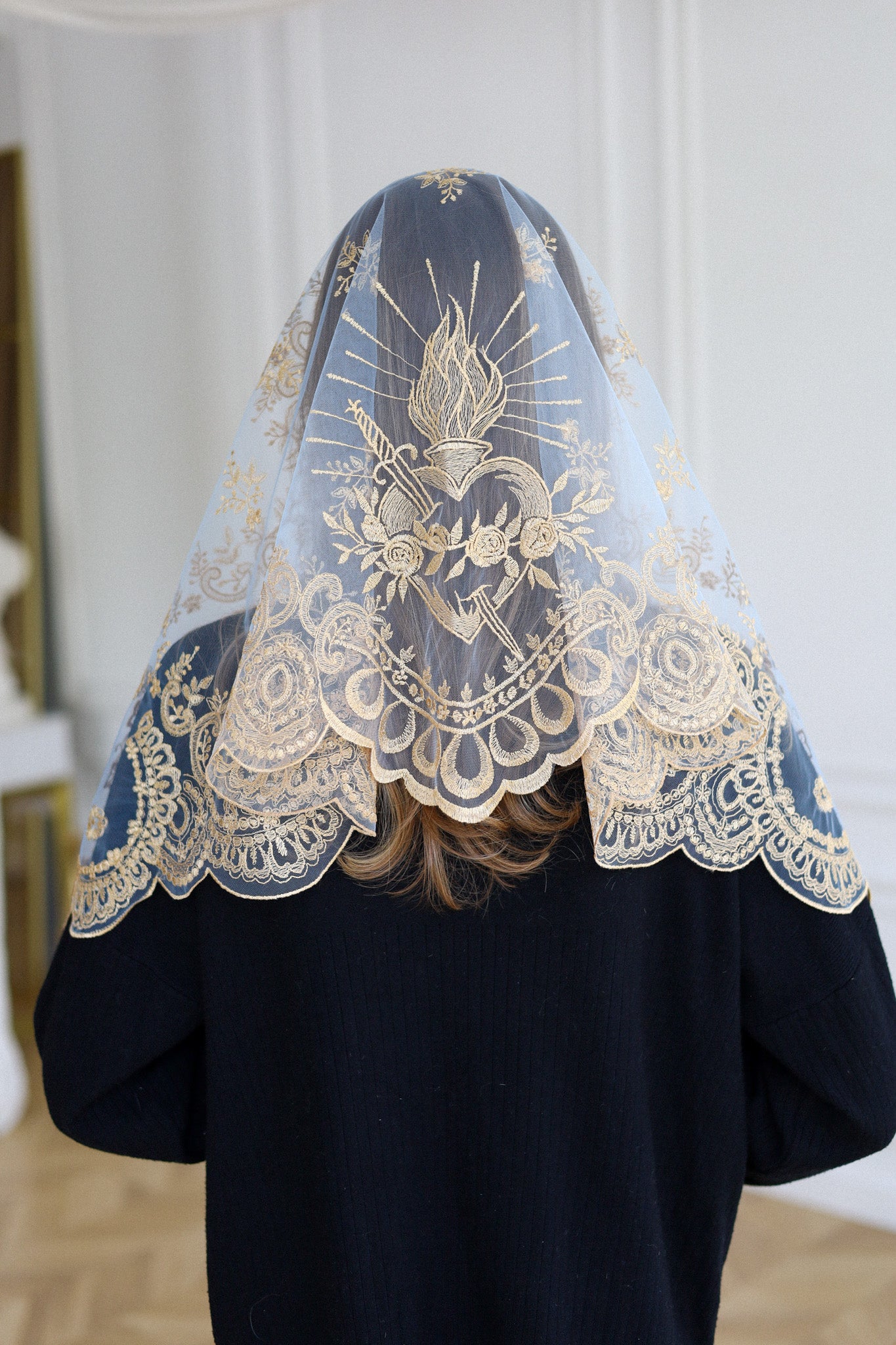 GOLD LACE NEW VEIL