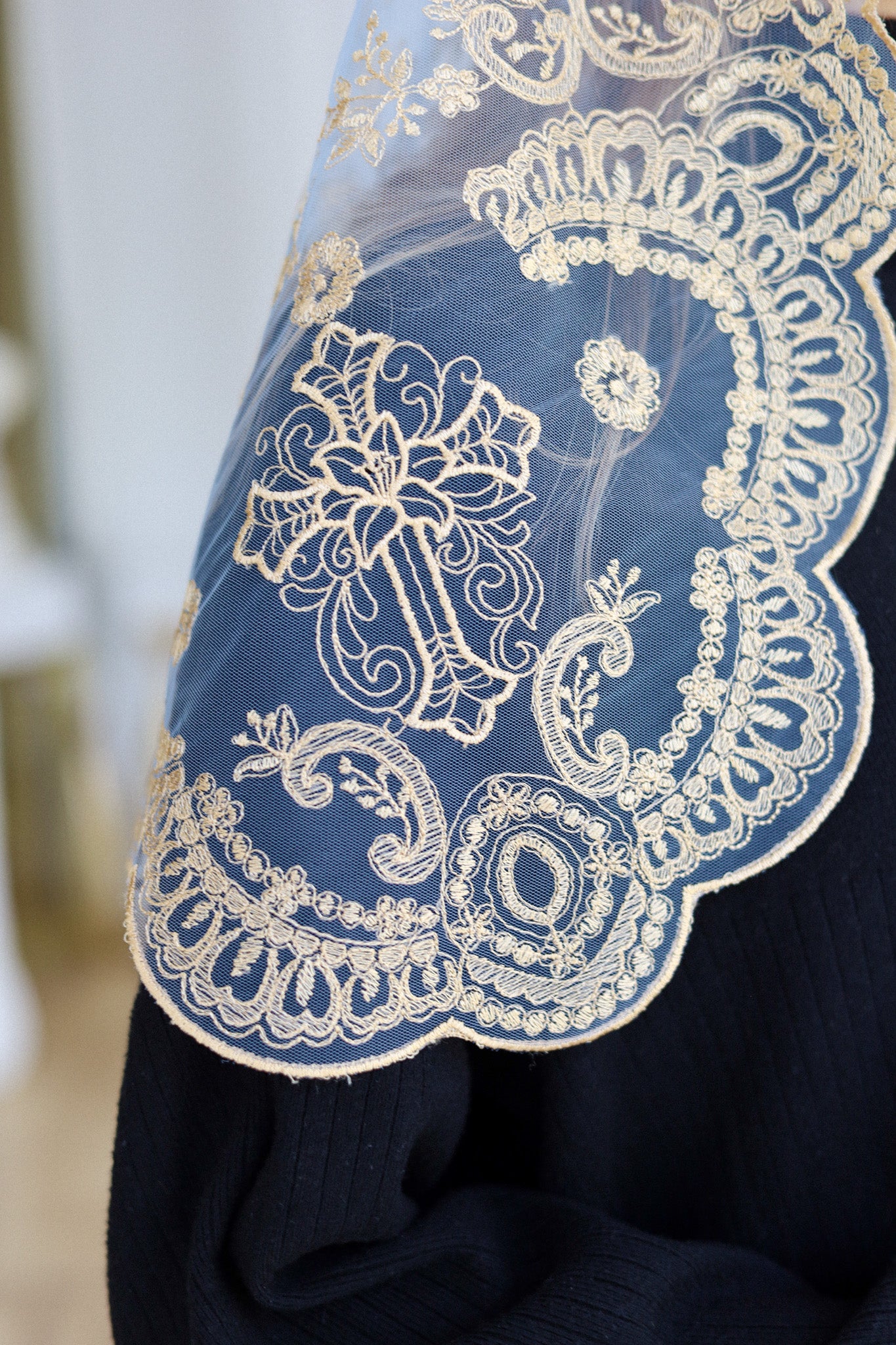 GOLD LACE NEW VEIL
