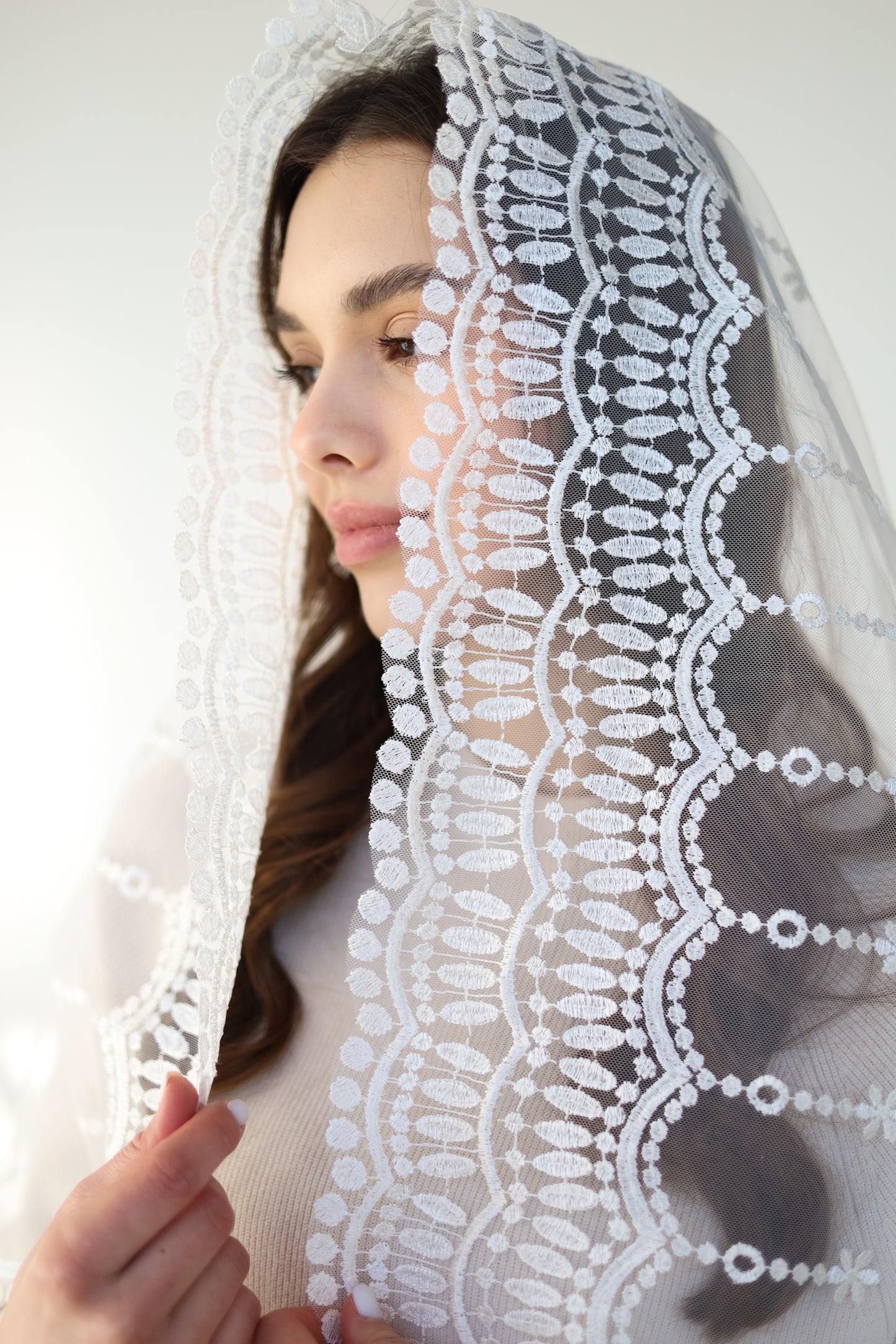 AVE MARIA IVORY MANTILLA
