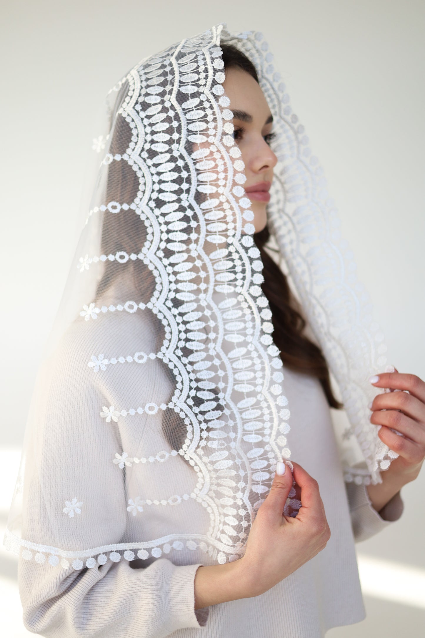 AVE MARIA IVORY MANTILLA