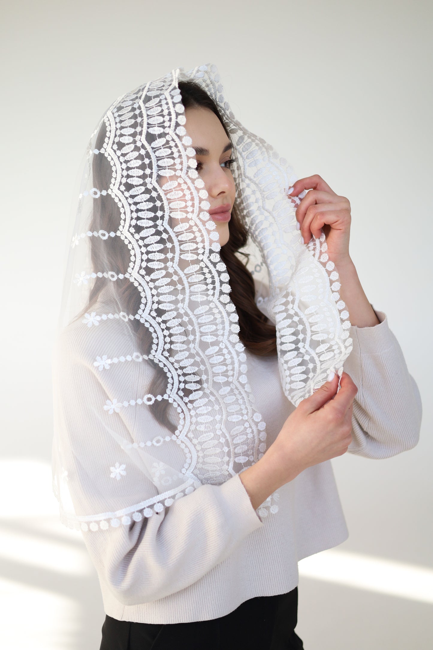 AVE MARIA IVORY MANTILLA