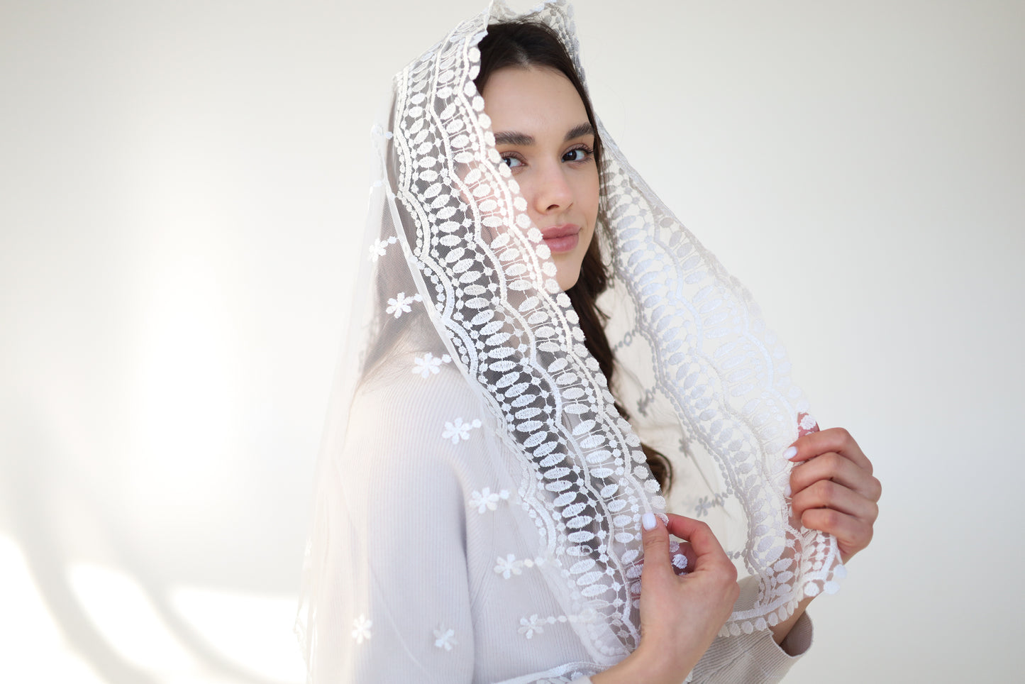 AVE MARIA IVORY MANTILLA