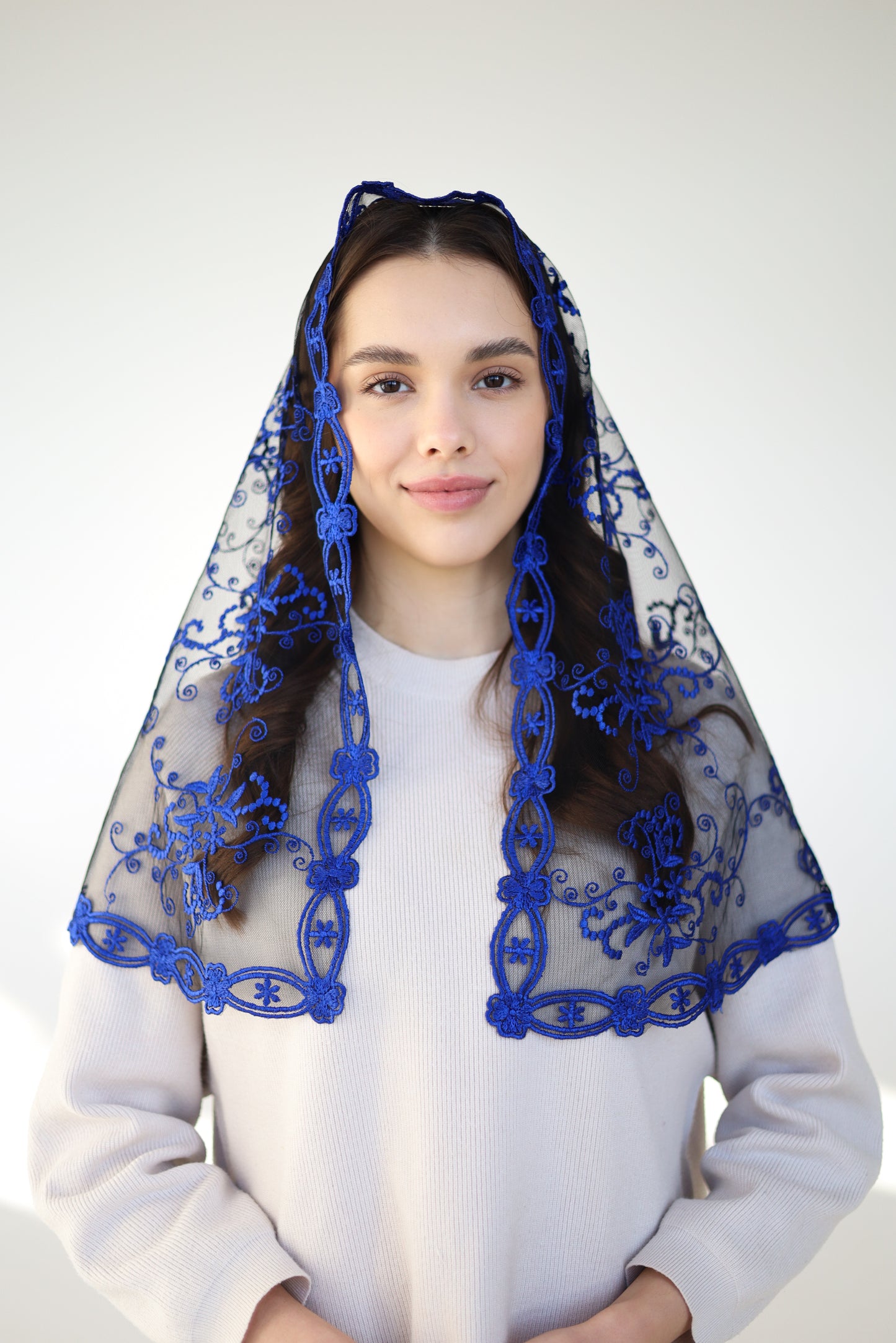 LONG BLUE MANTILLA - MariaVeils