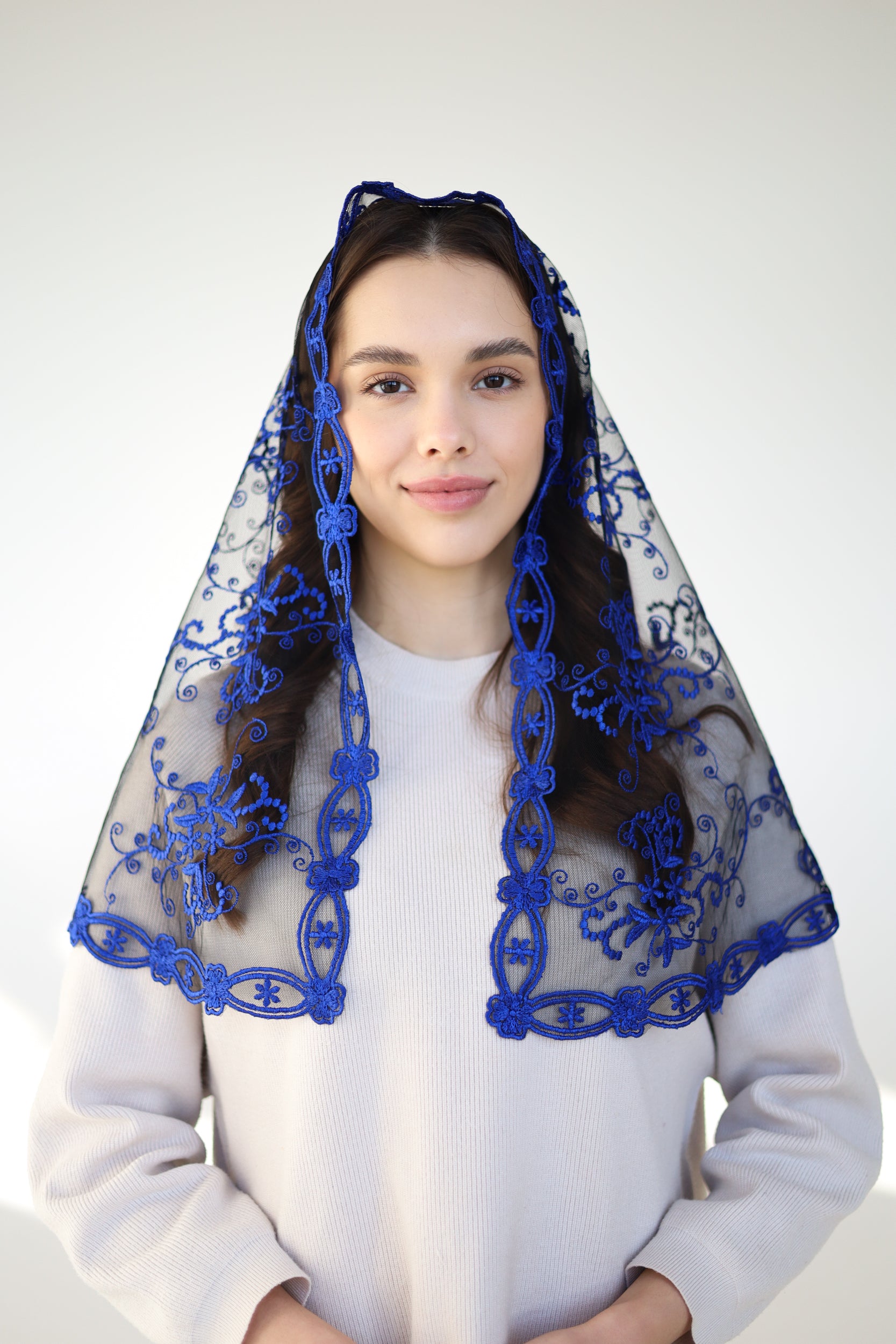 LONG BLUE MANTILLA - MariaVeils