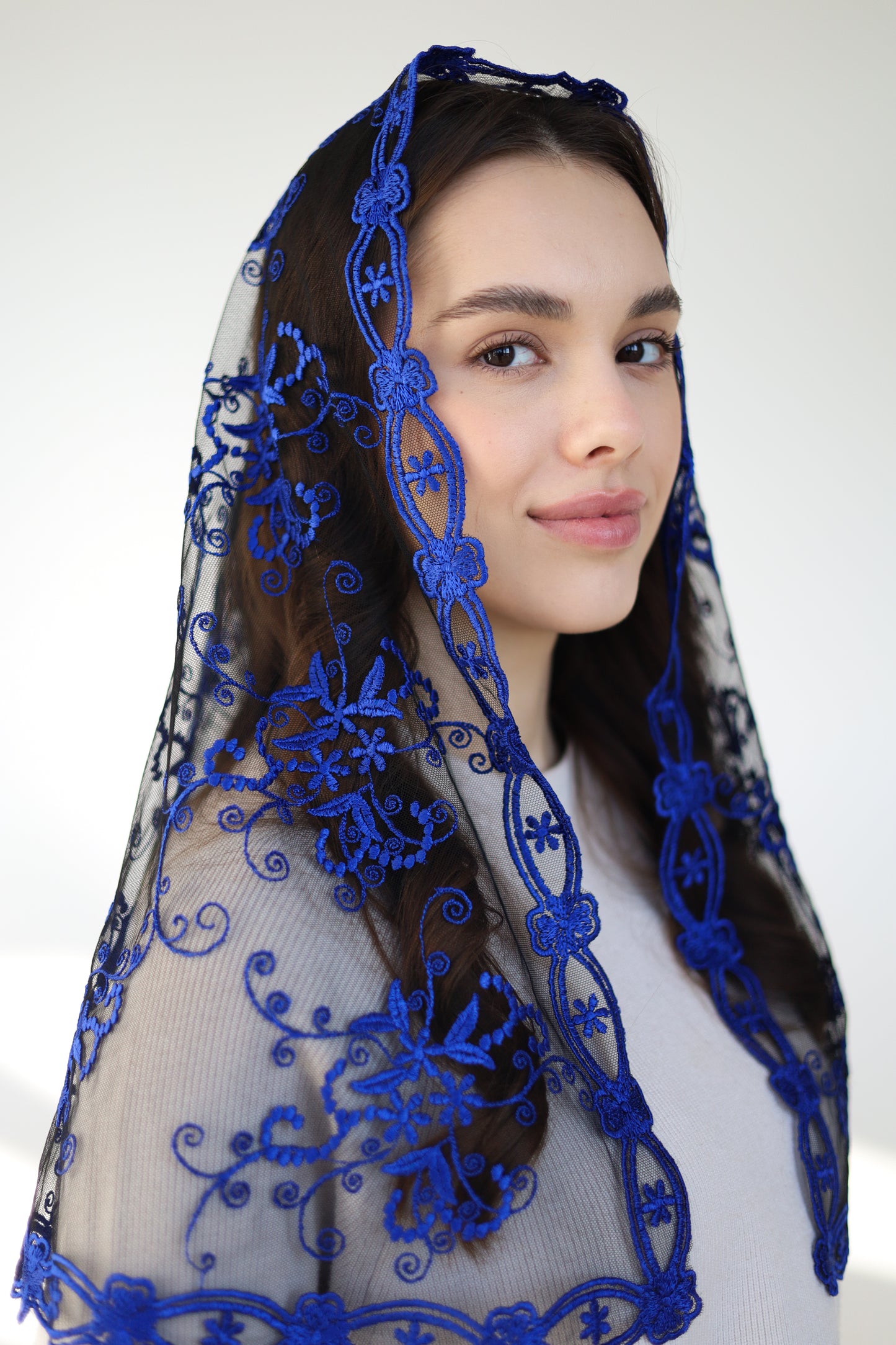 LONG BLUE MANTILLA - MariaVeils