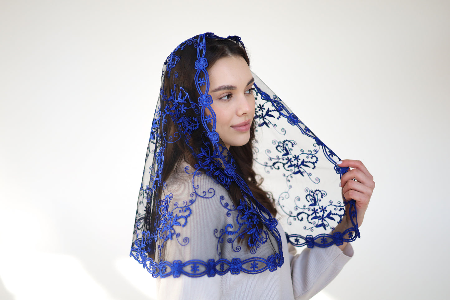 LONG BLUE MANTILLA - MariaVeils