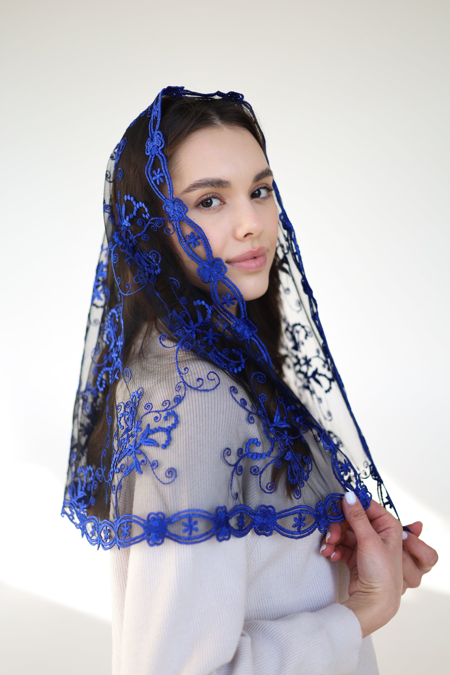 LONG BLUE MANTILLA - MariaVeils