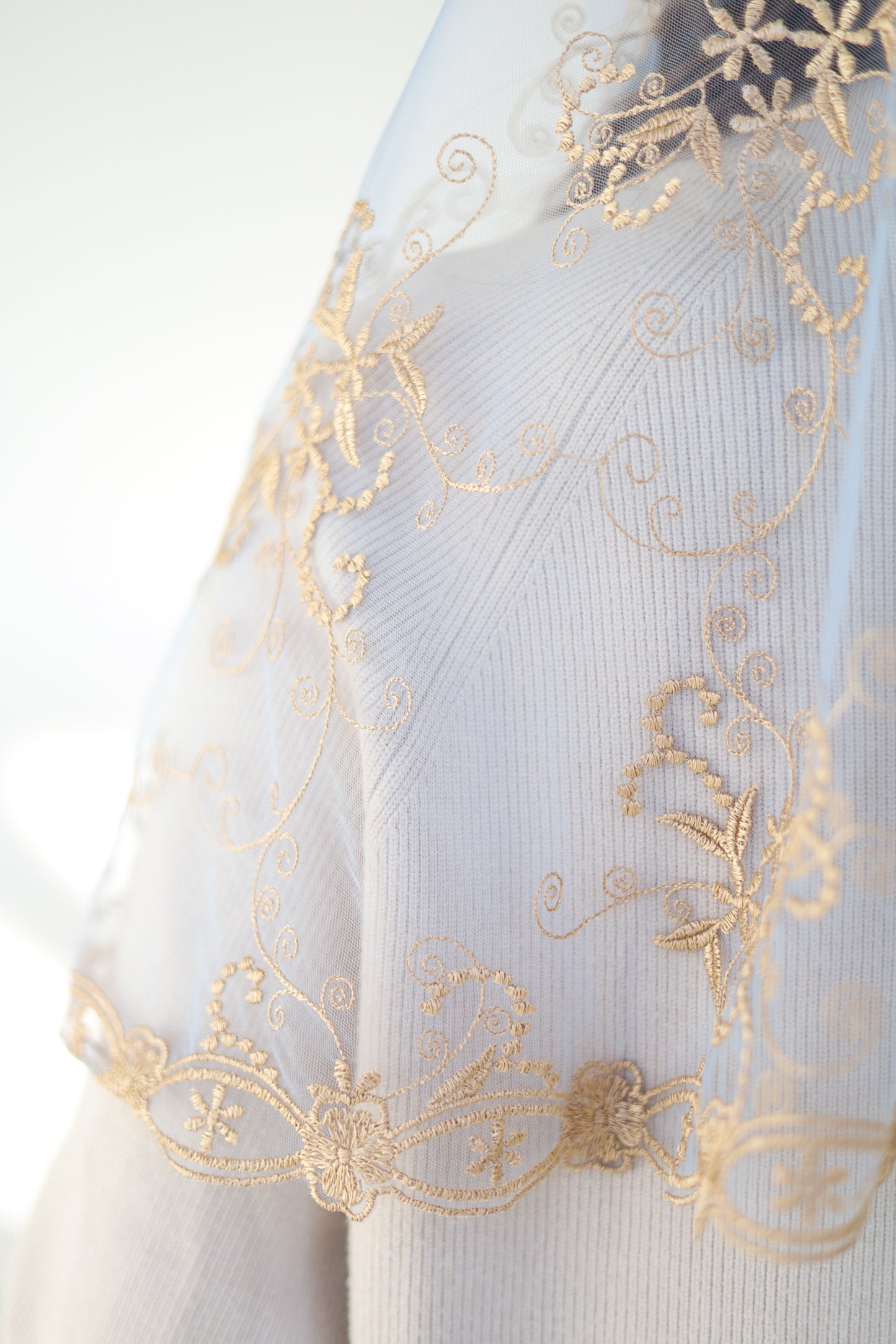 GOLD & LIGHT BLUE VEIL