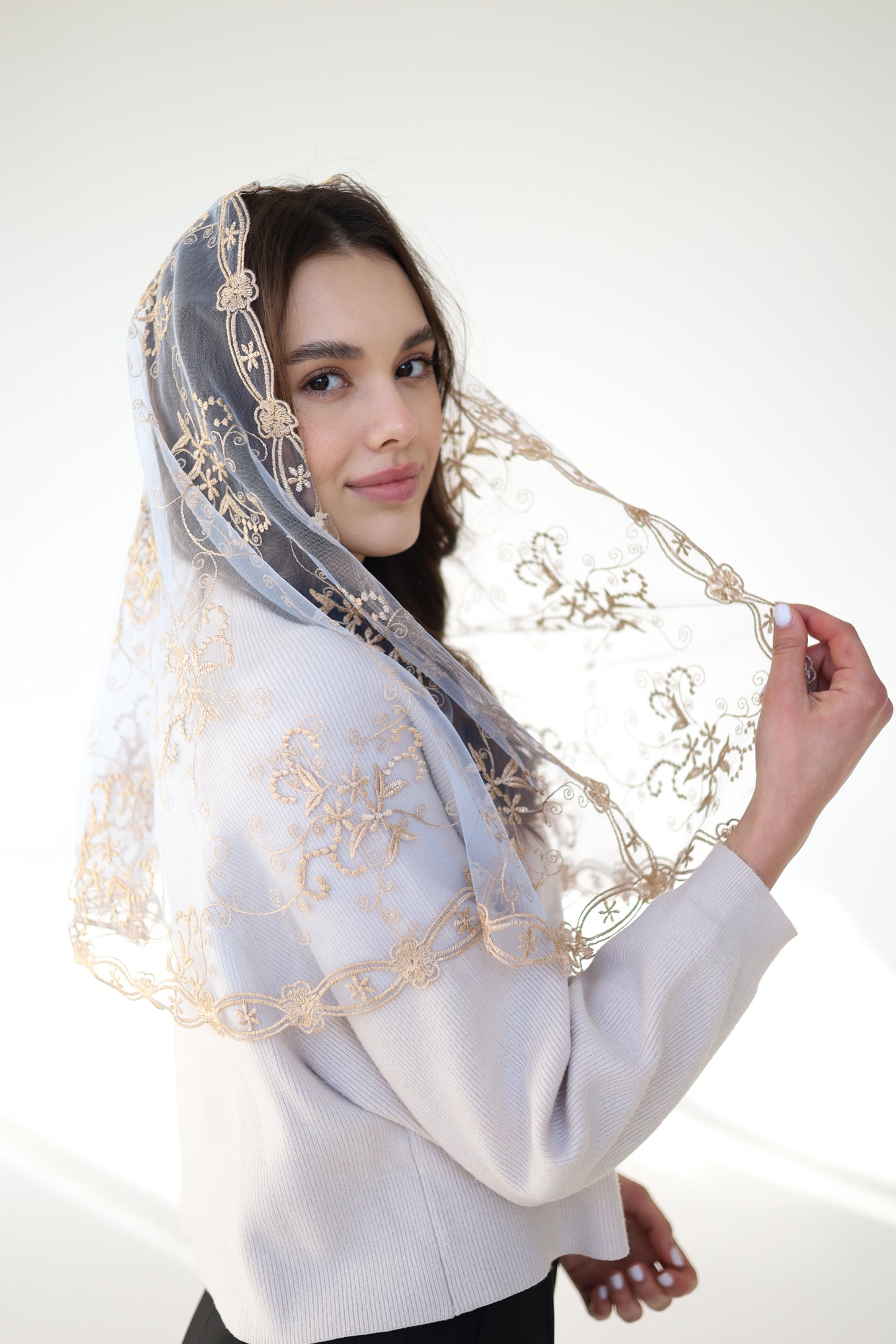 GOLD & LIGHT BLUE VEIL