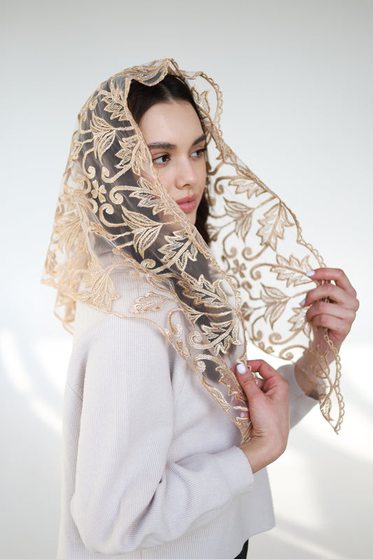TRIANGLE GOLD MANTILLA - MariaVeils
