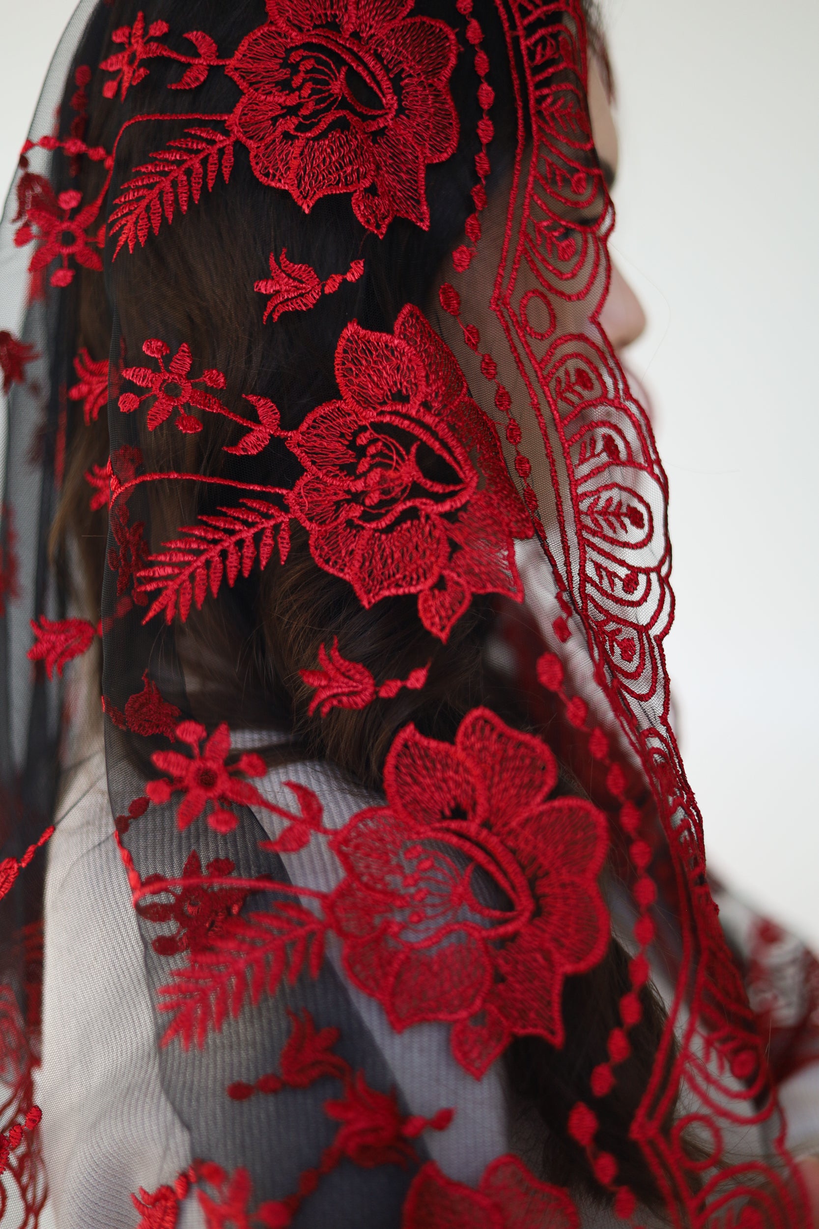 LONG BLACK & RED VEIL - MariaVeils
