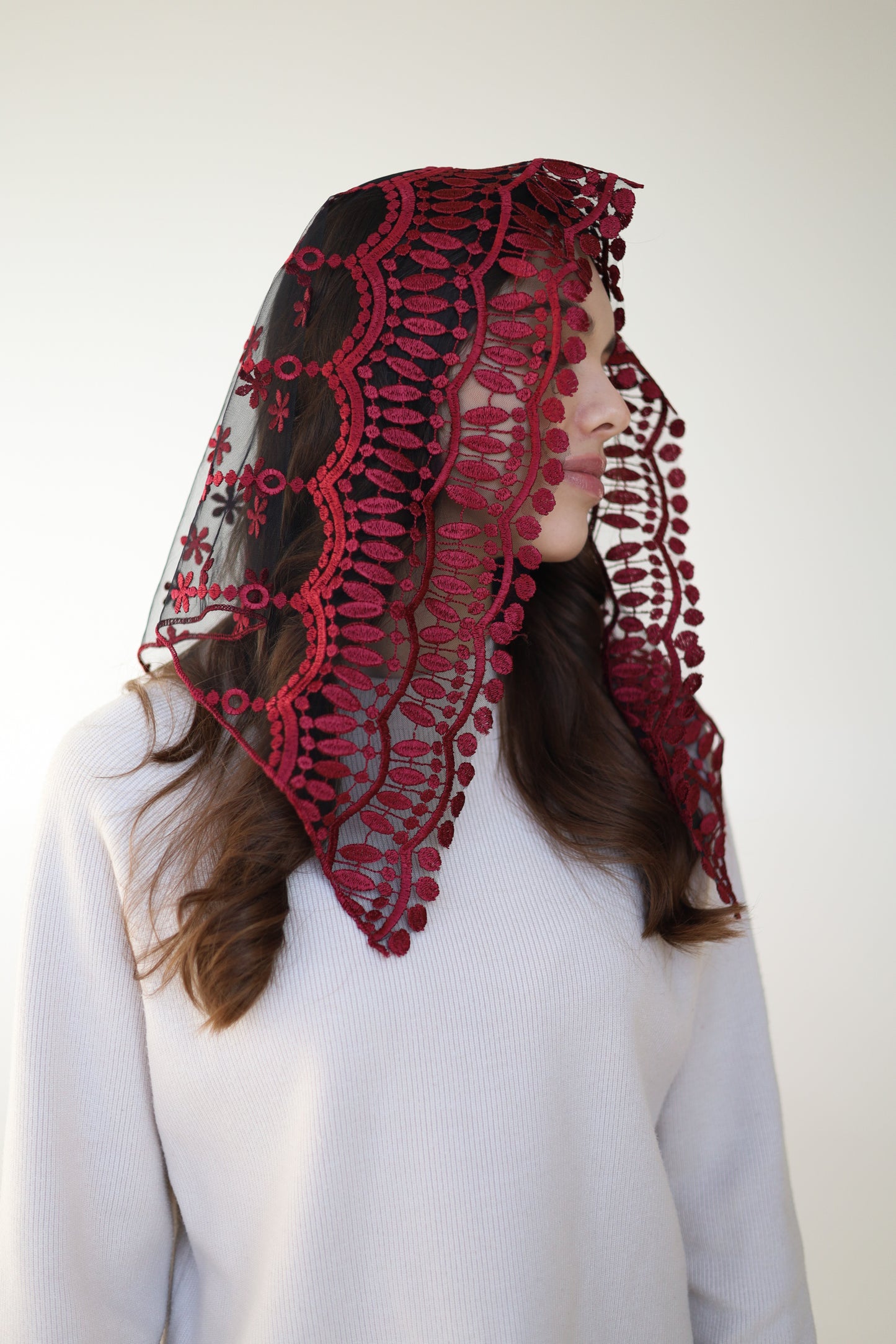 SHORT BURGUNDY VEIL