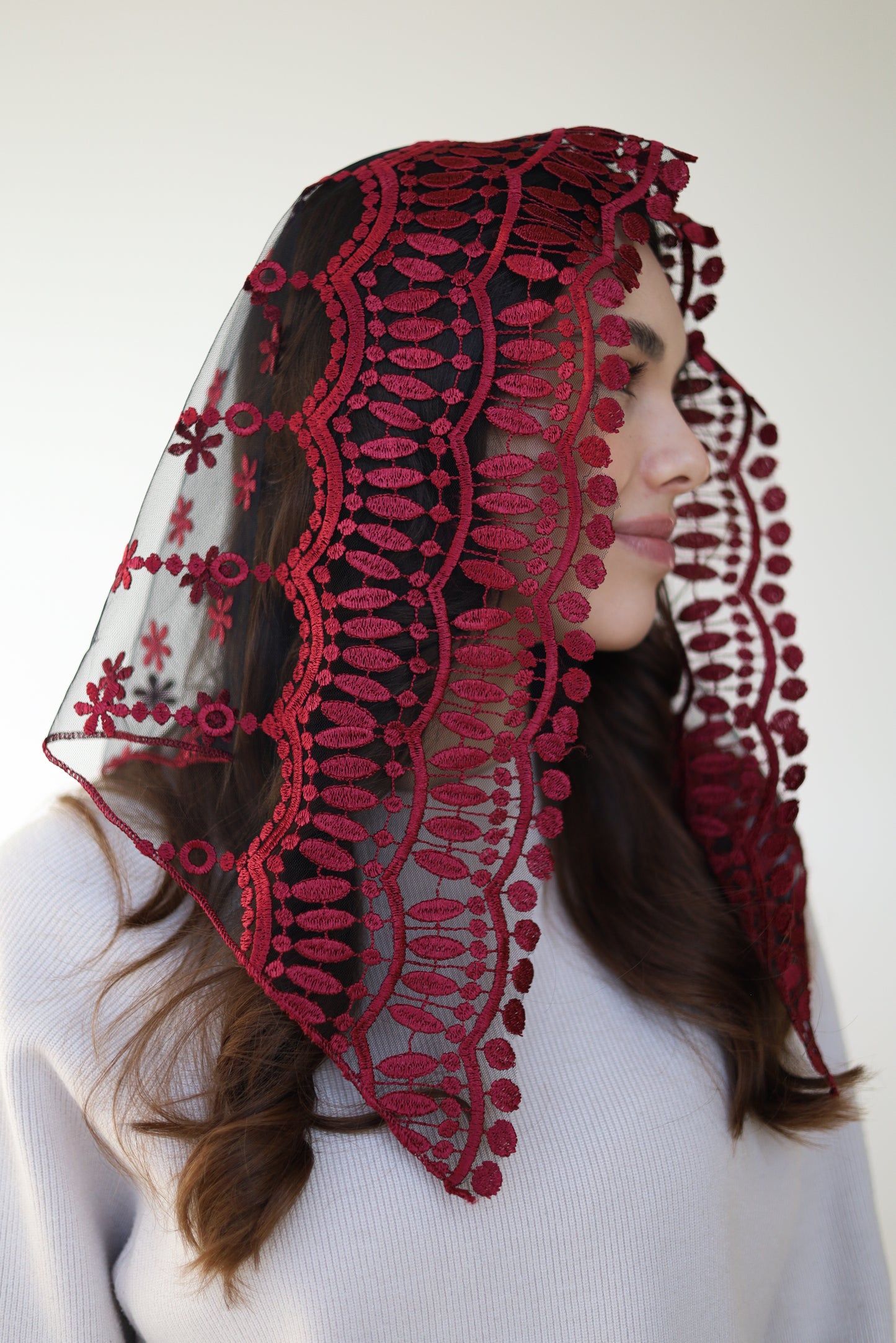 SHORT BURGUNDY VEIL