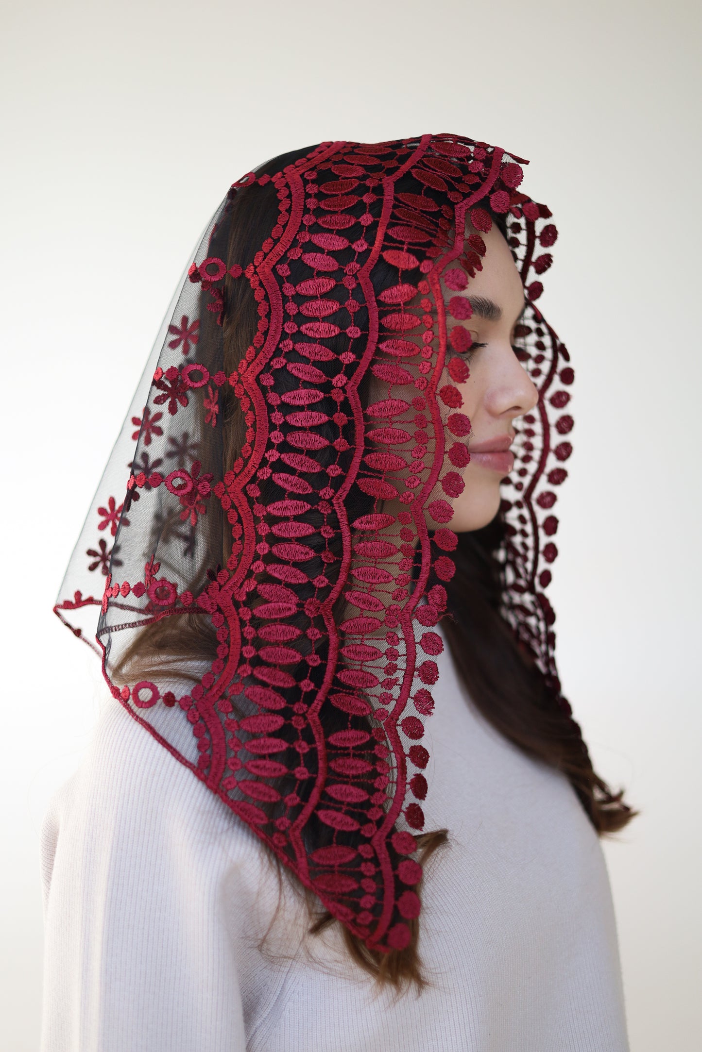 SHORT BURGUNDY VEIL