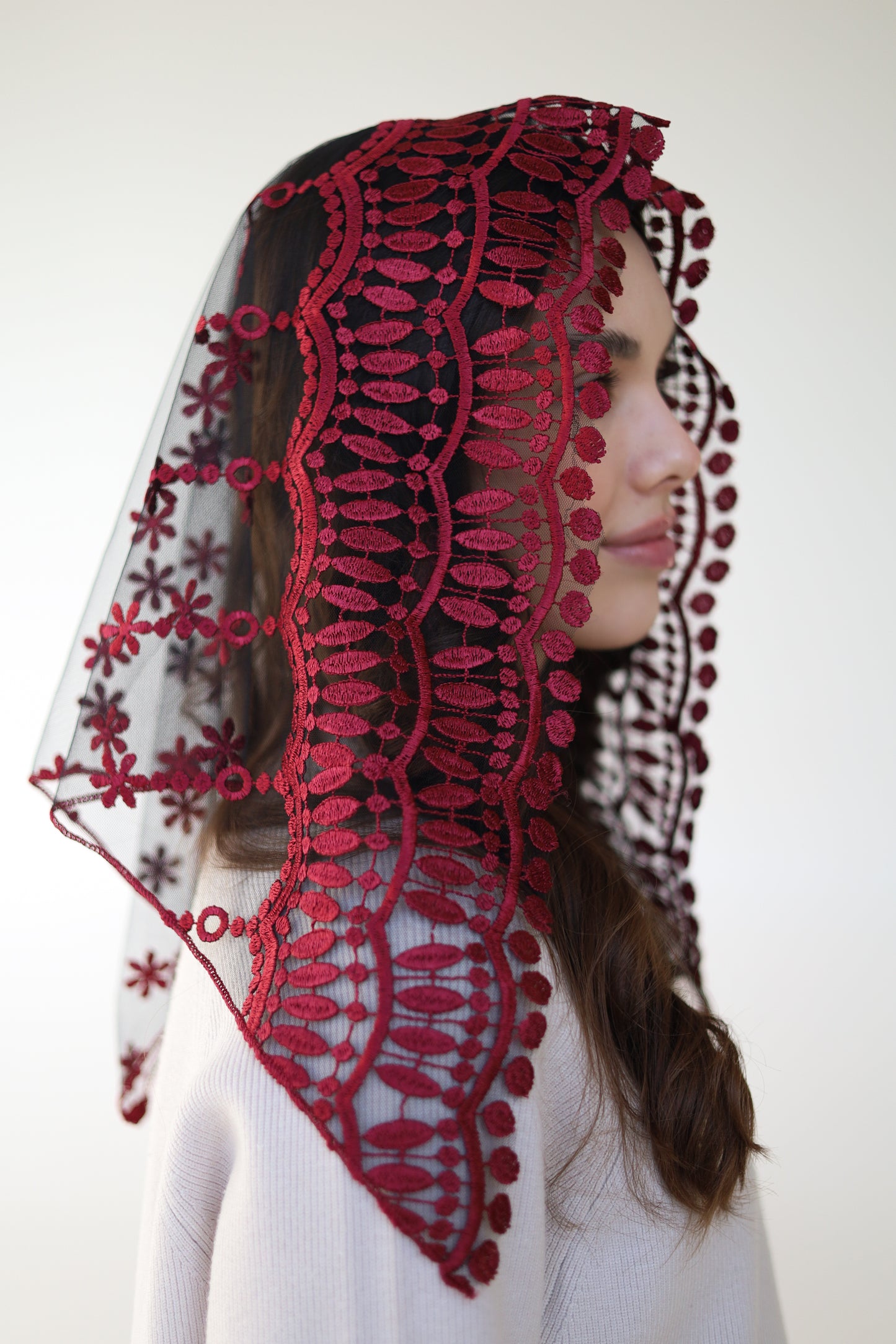 SHORT BURGUNDY VEIL