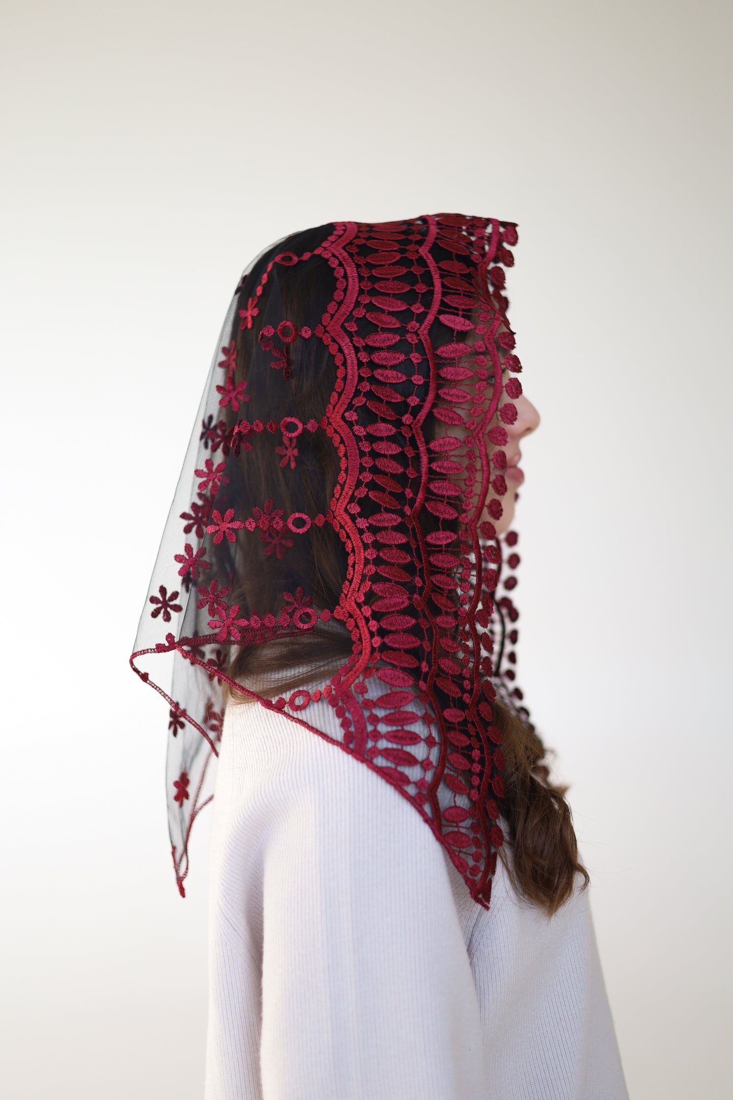 SHORT BURGUNDY VEIL