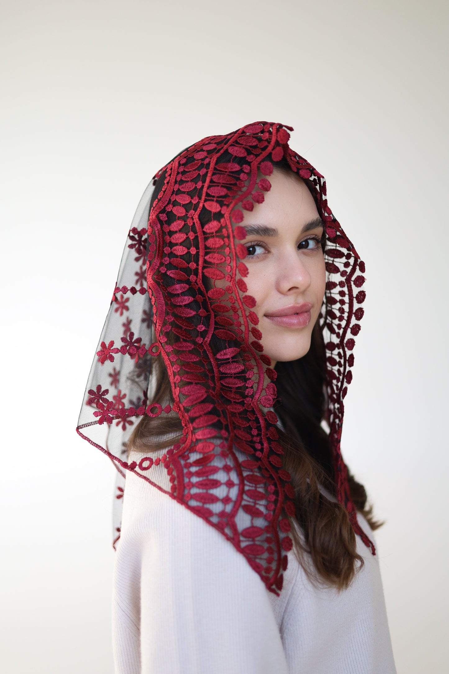 SHORT BURGUNDY VEIL