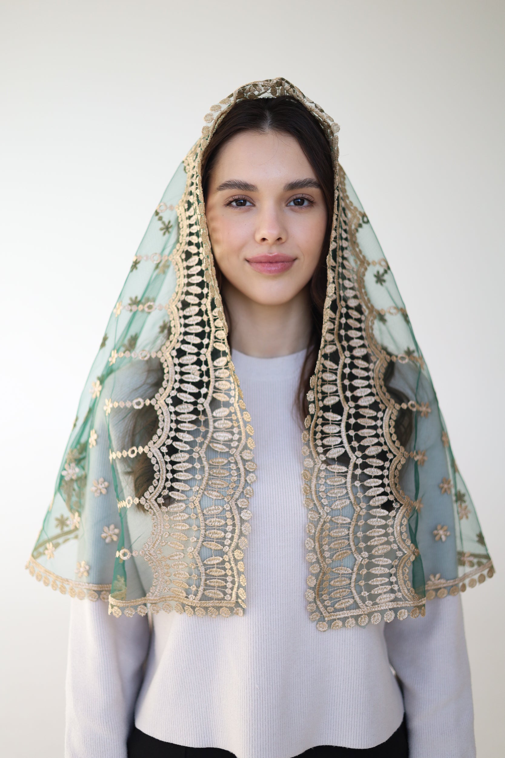 LONG GOLD & GREEN VEIL - MariaVeils