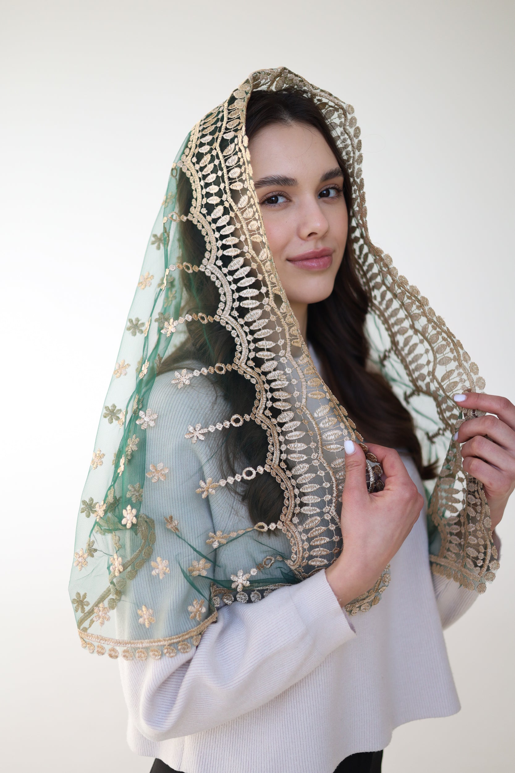 LONG GOLD & GREEN VEIL - MariaVeils