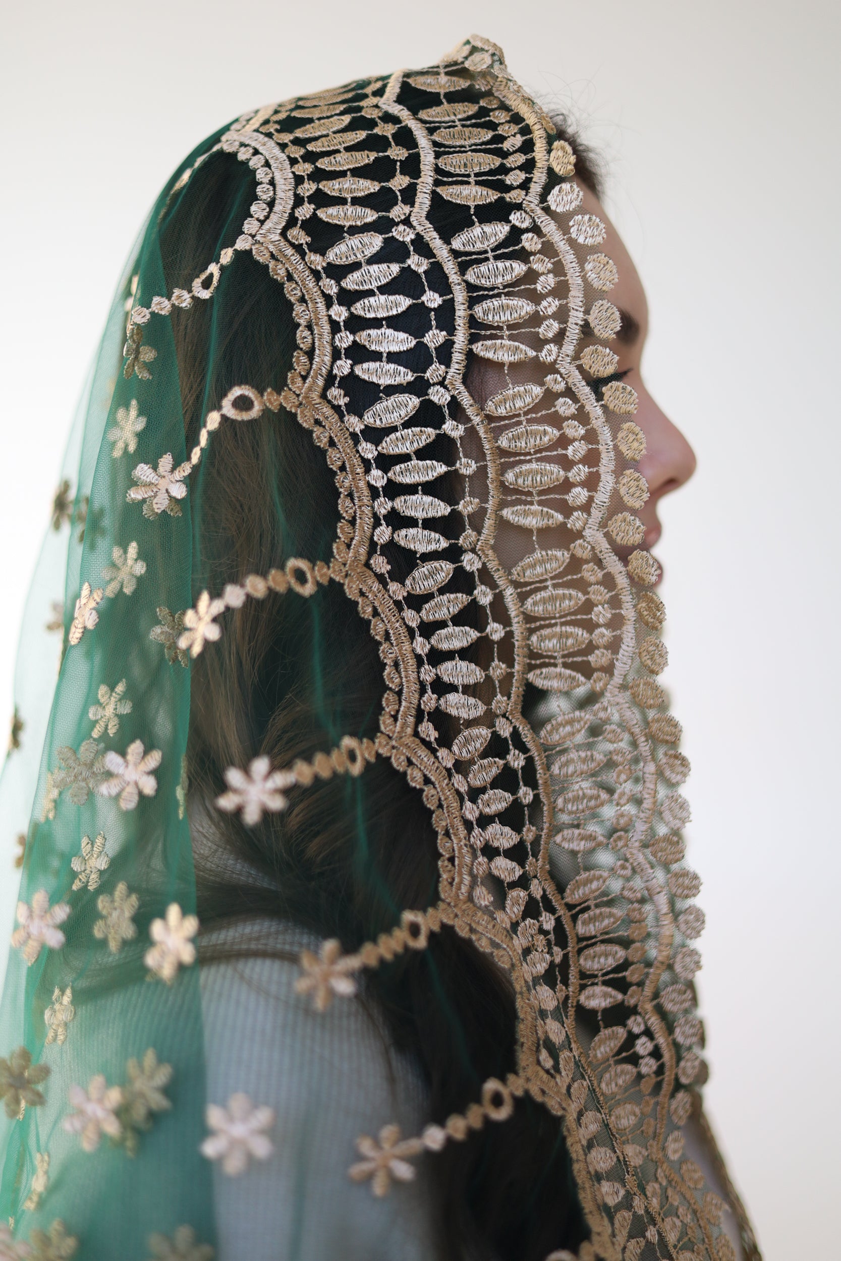 LONG GOLD & GREEN VEIL - MariaVeils