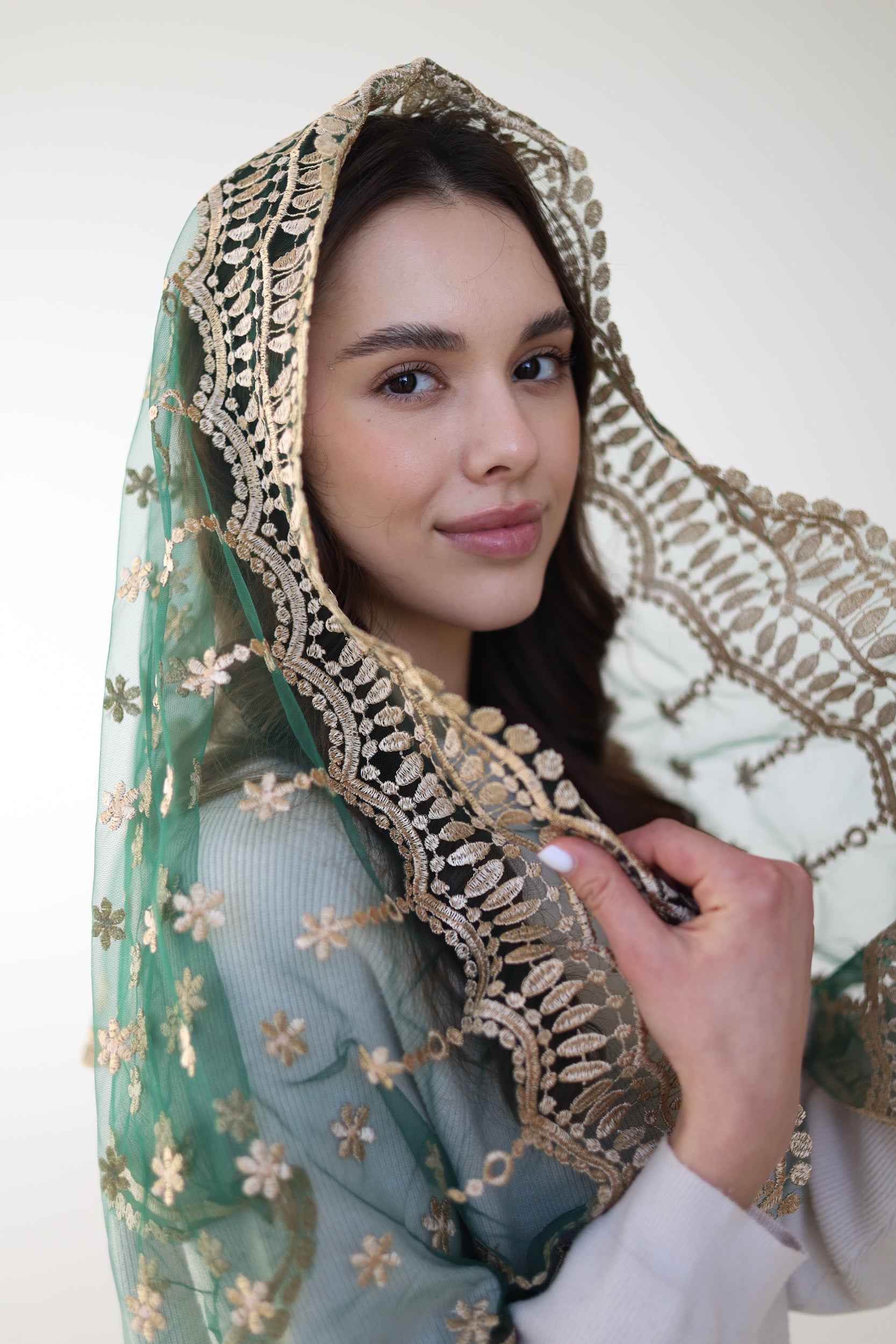 LONG GOLD & GREEN VEIL - MariaVeils