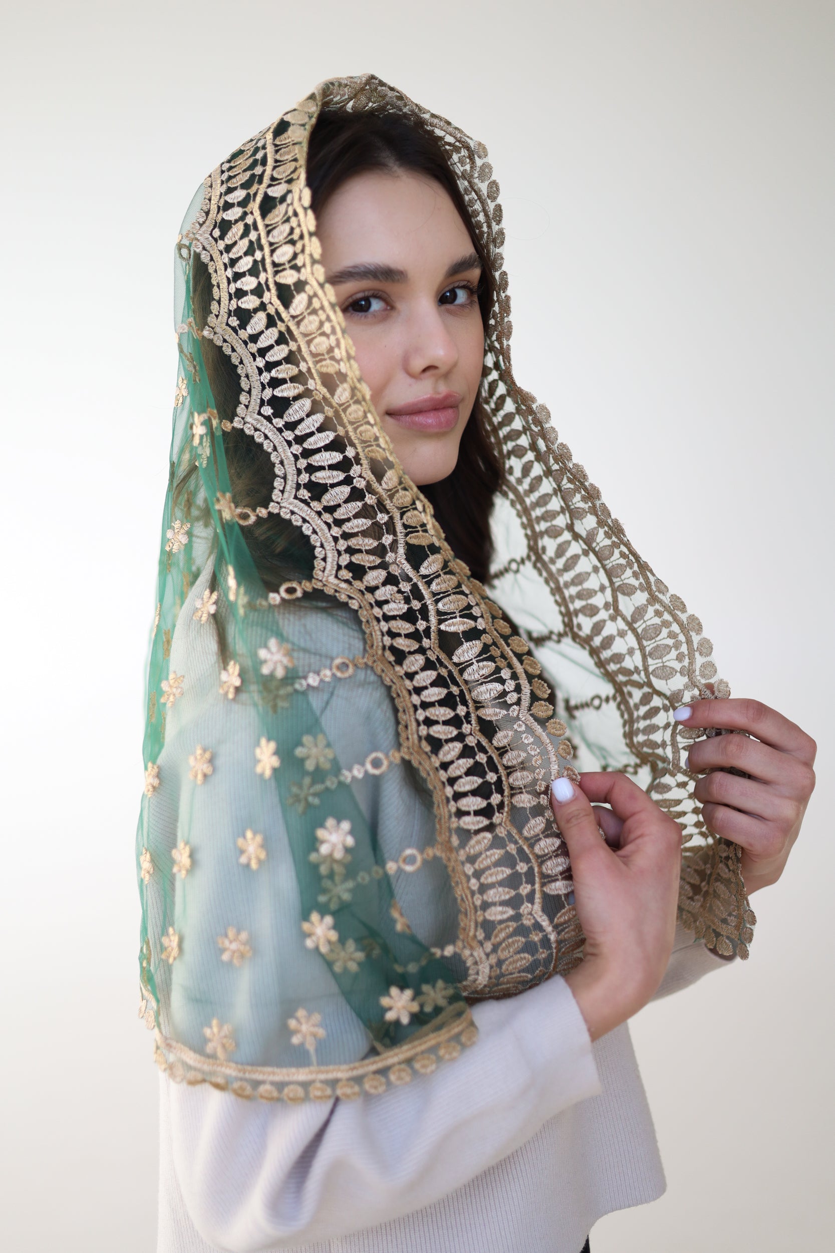 LONG GOLD & GREEN VEIL - MariaVeils