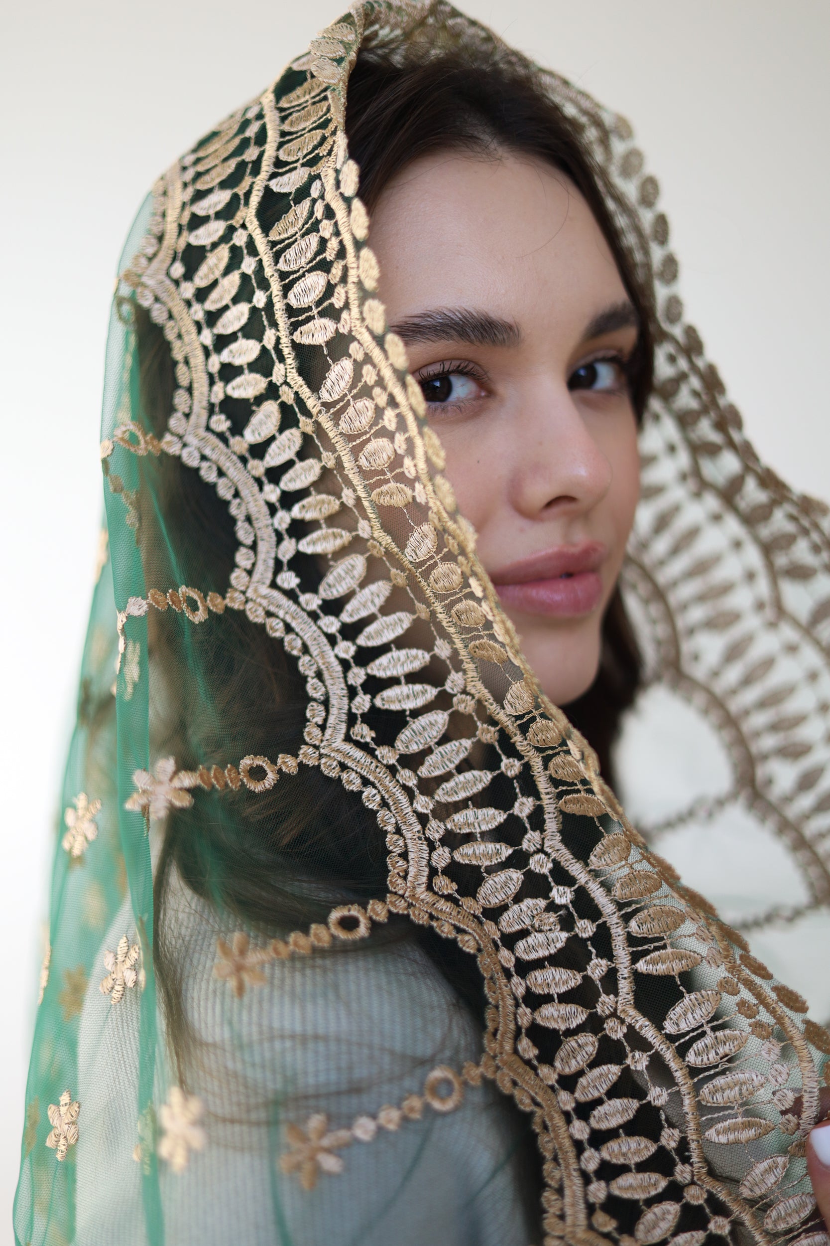 LONG GOLD & GREEN VEIL - MariaVeils