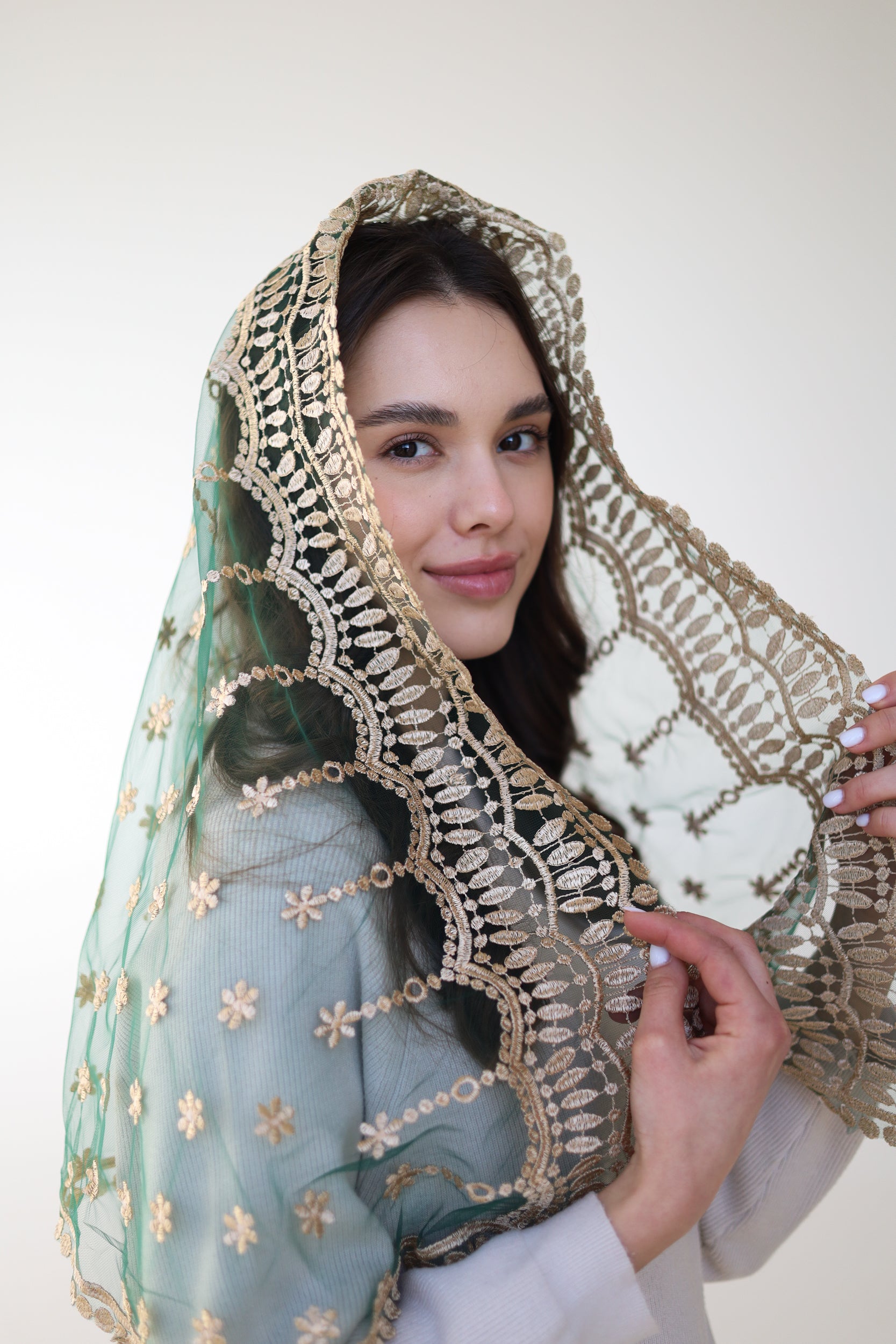 LONG GOLD & GREEN VEIL - MariaVeils