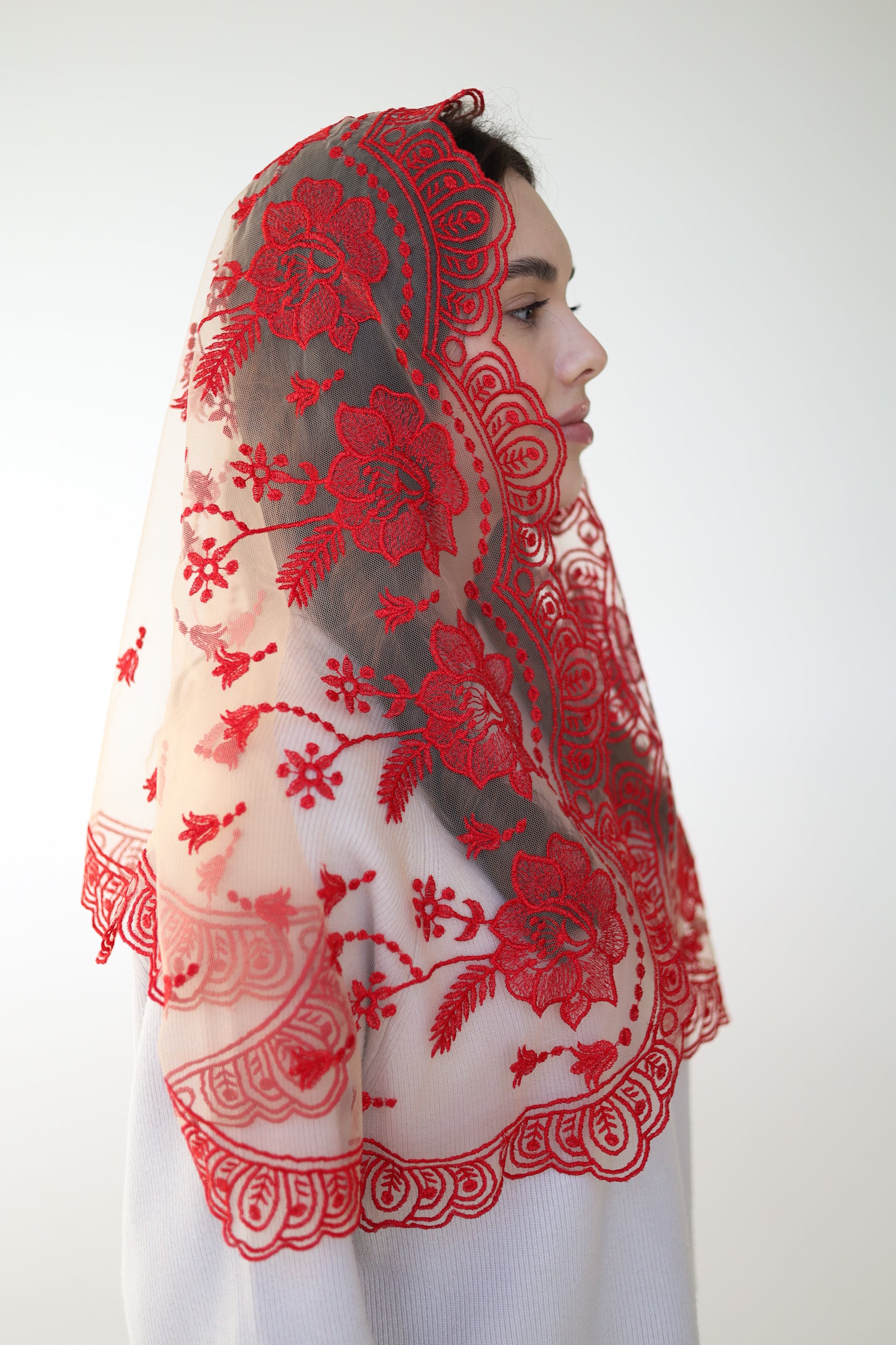 RED FLORAL MANTILLA - MariaVeils