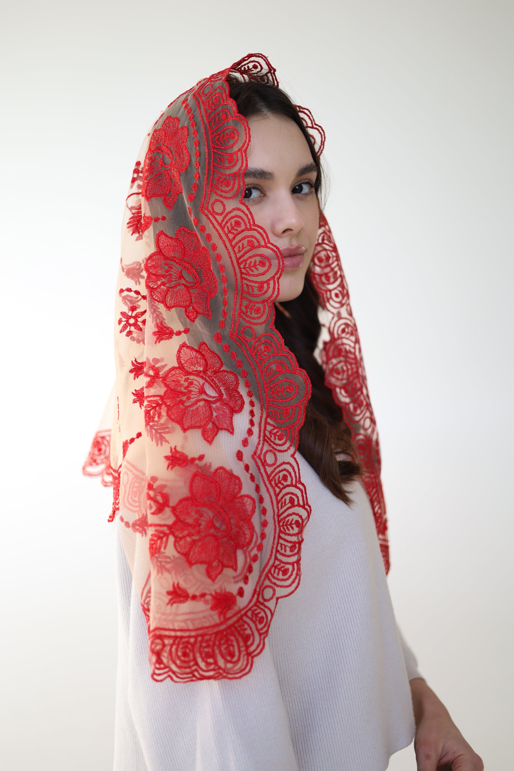 RED FLORAL MANTILLA - MariaVeils