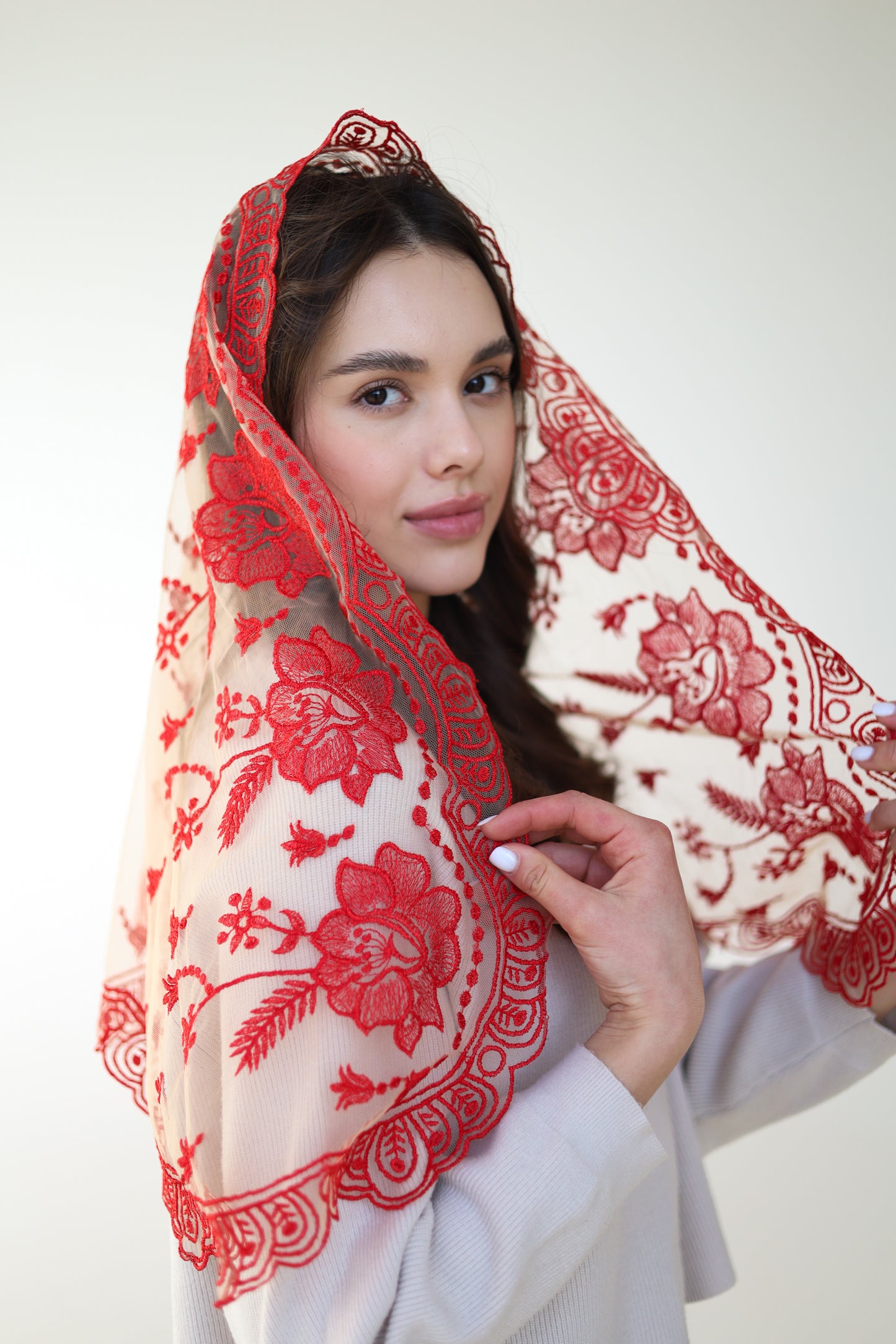RED FLORAL MANTILLA - MariaVeils